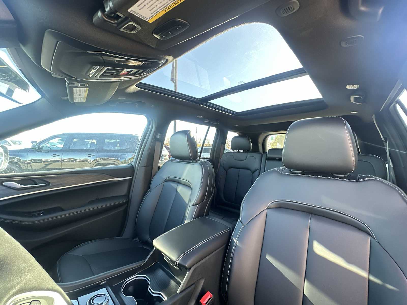 Thumbnail: 2025 Jeep Grand Cherokee - 16