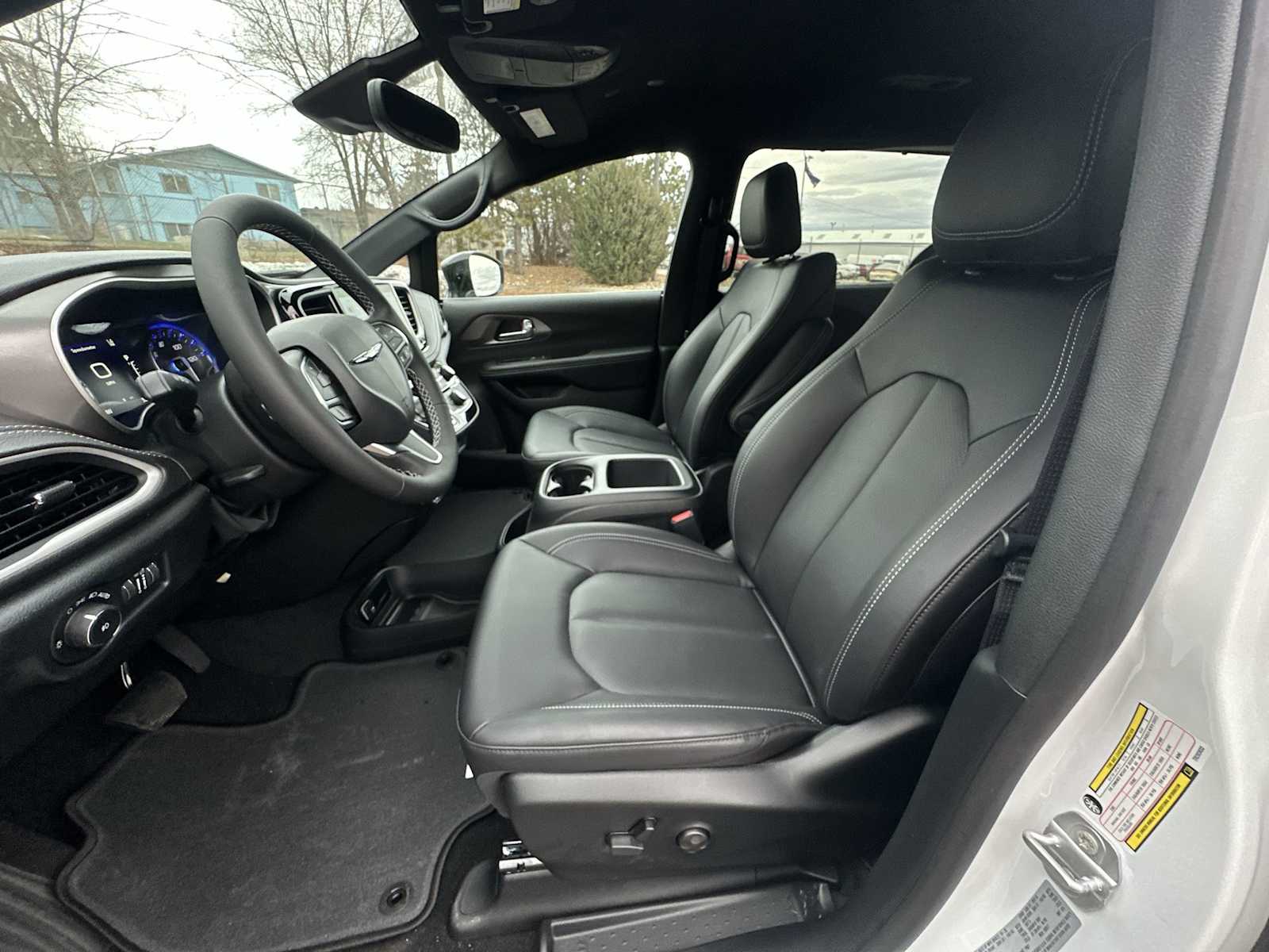 Thumbnail: 2026 Chrysler Pacifica - 13