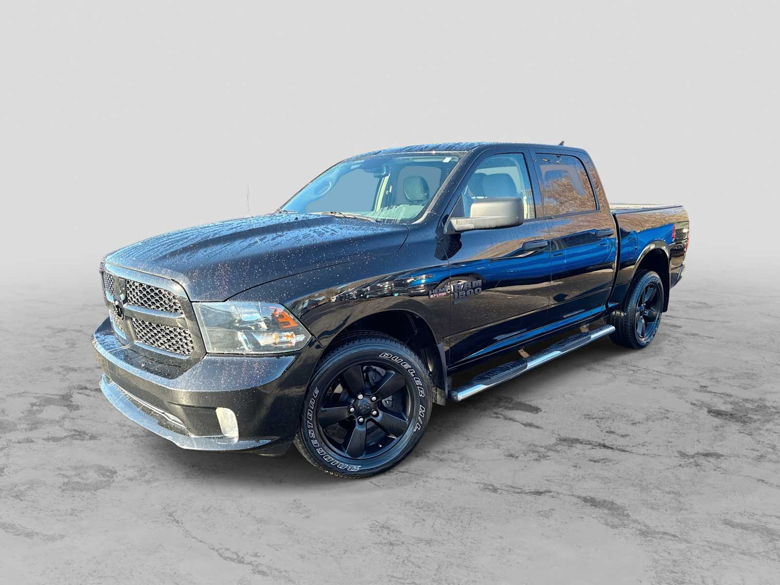 2019 RAM 1500 Classic Express Crew Cab 4x4 5'7's photo