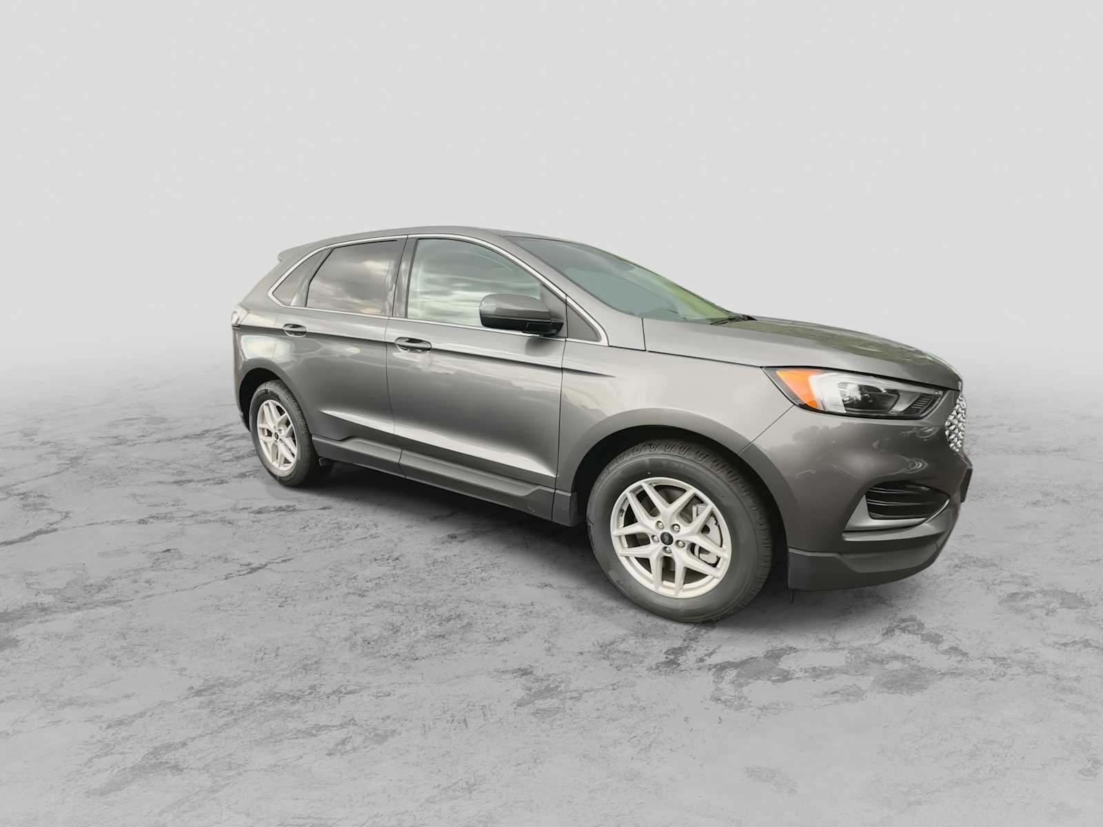 2024 Ford Edge SEL photo 2