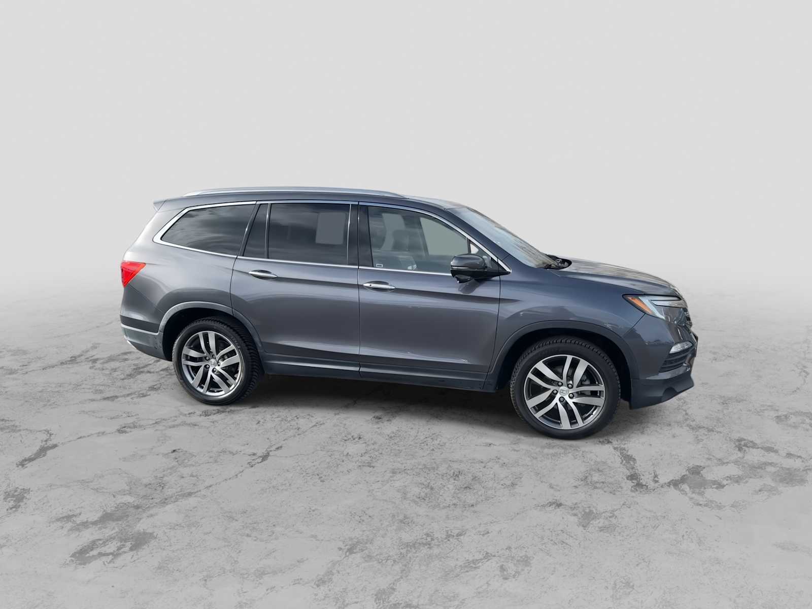 Thumbnail: 2017 Honda Pilot - 9