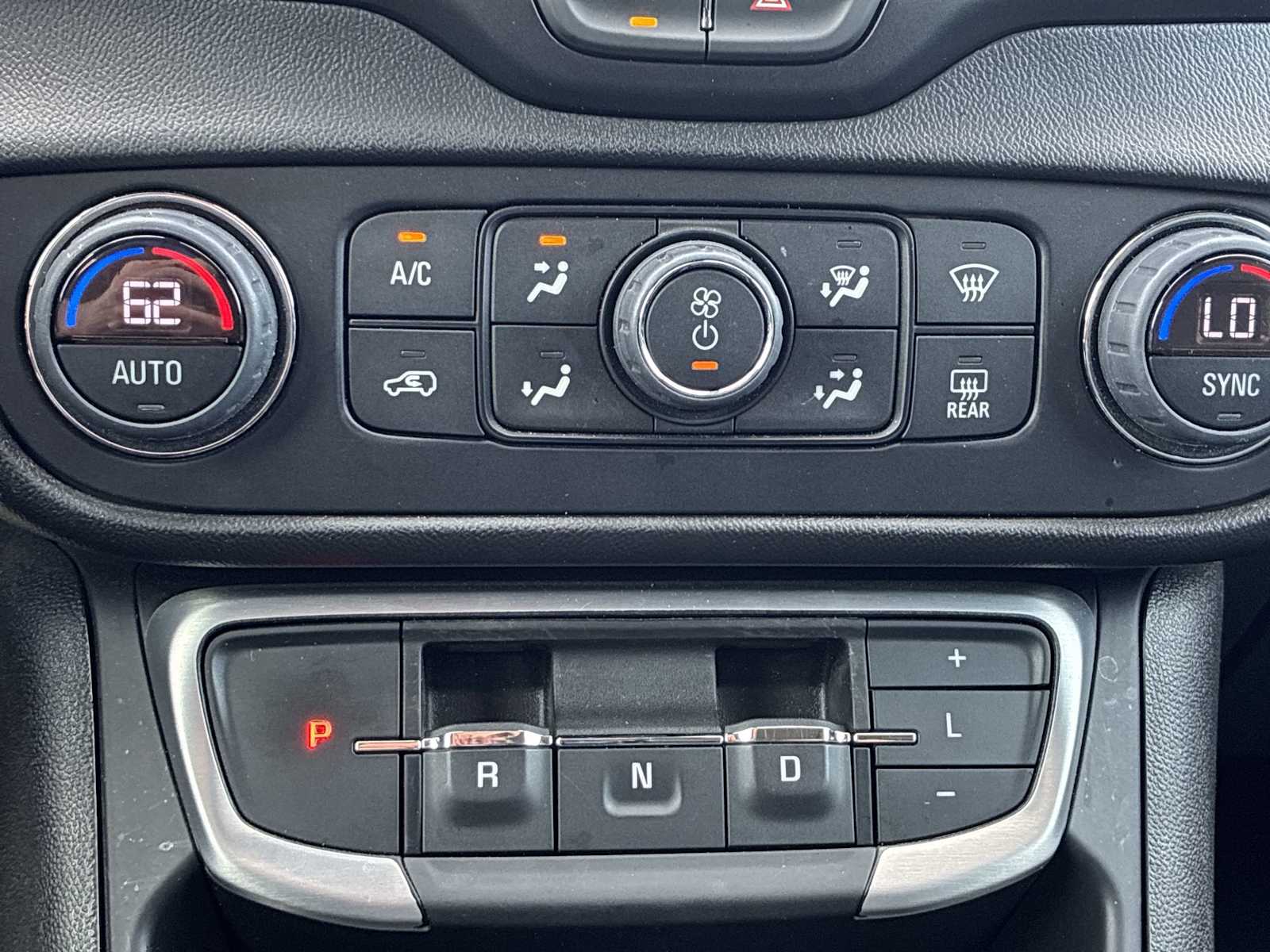 Thumbnail: 2024 GMC Terrain - 21