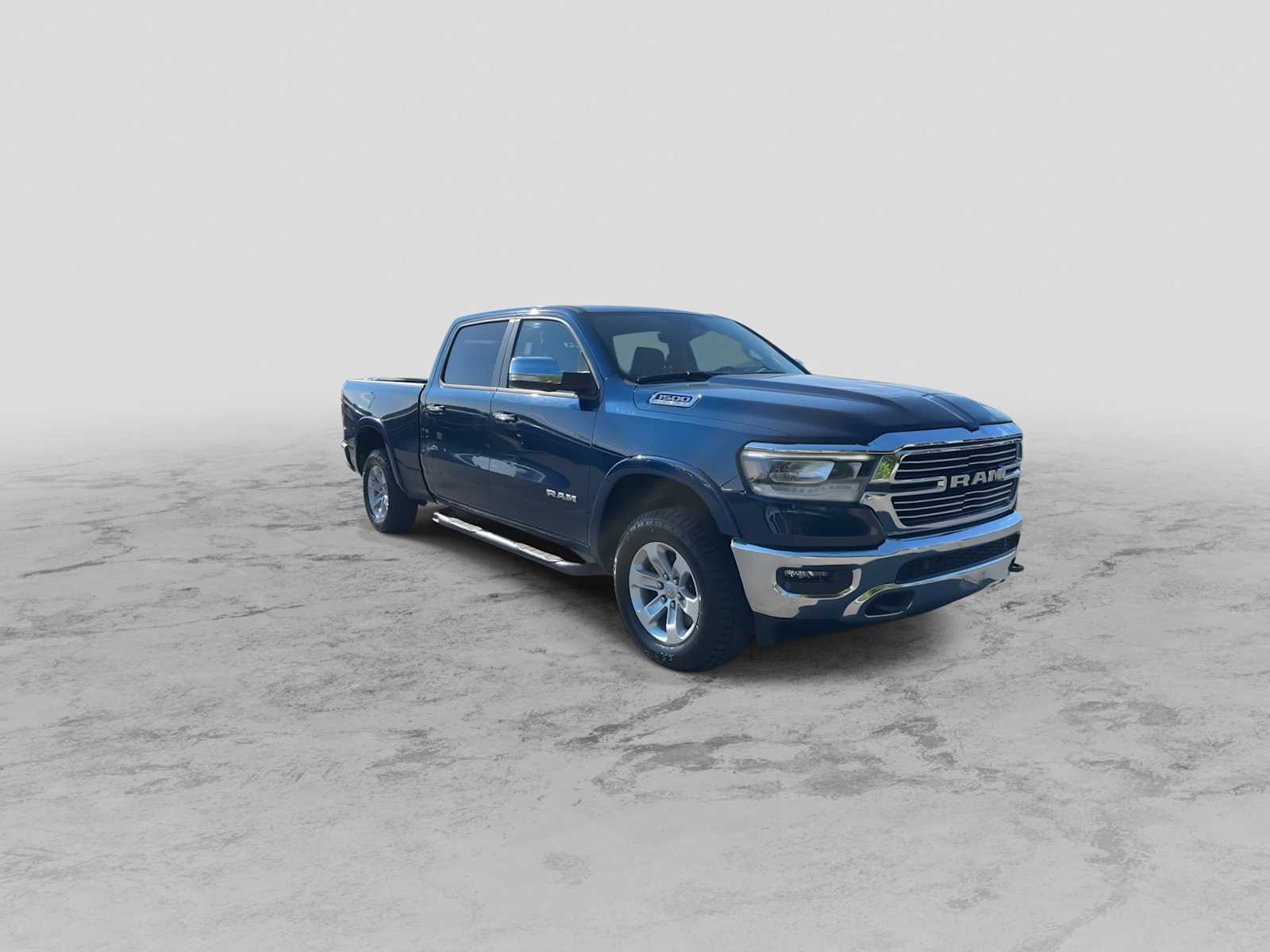 2022 Ram 1500 Laramie photo 2