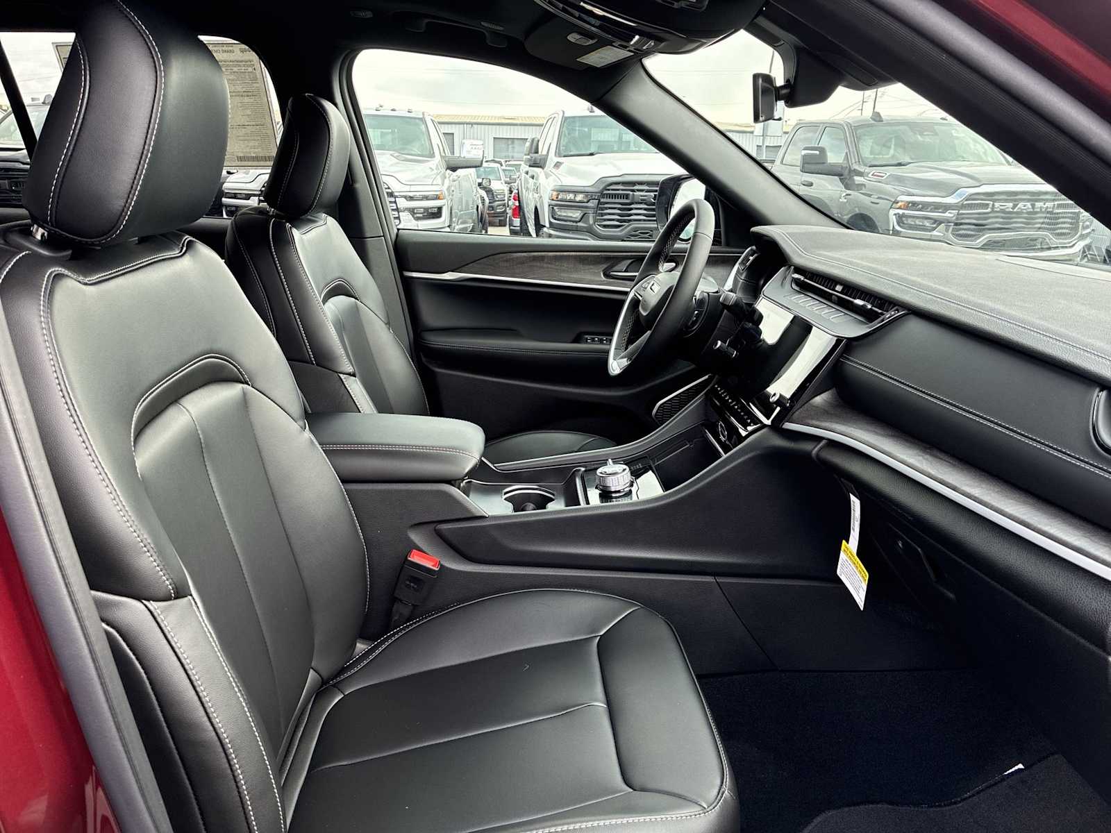 Thumbnail: 2026 Jeep Grand Cherokee - 26