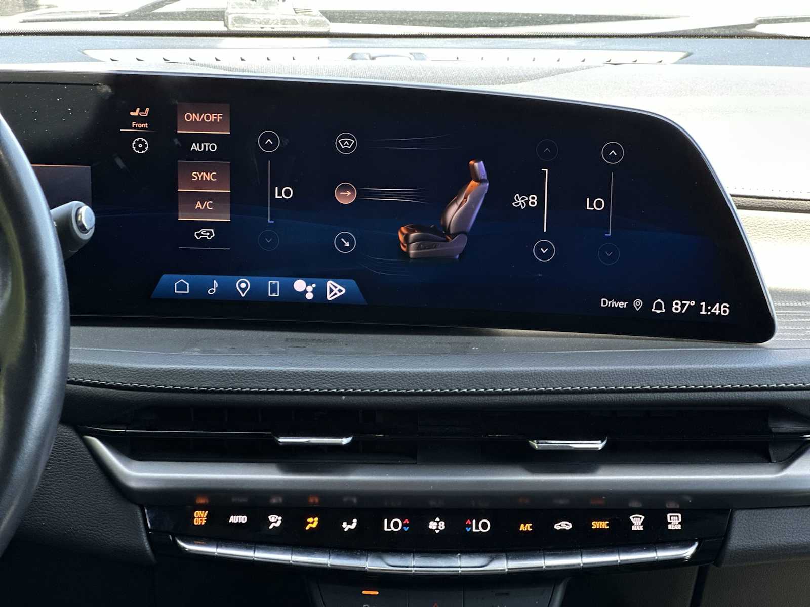 Thumbnail: 2024 Cadillac XT4 - 16