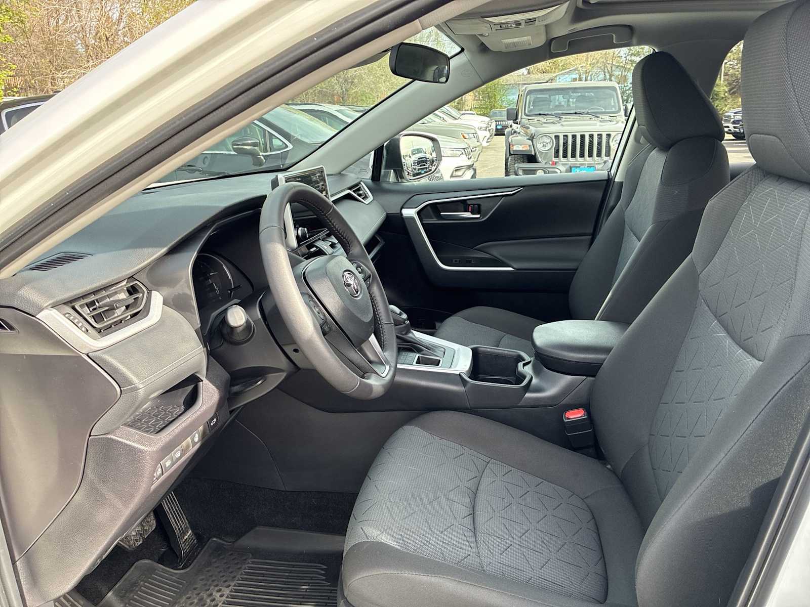 Thumbnail: 2025 Toyota RAV4 - 13