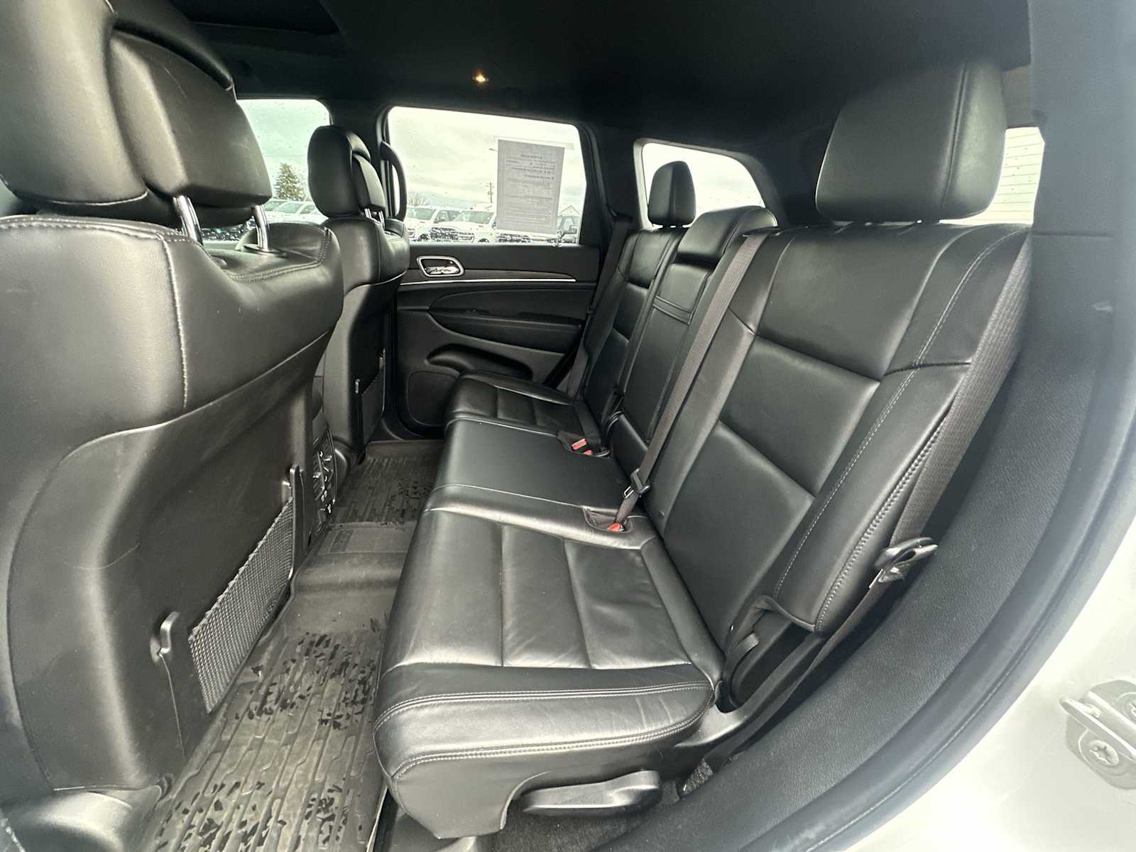 Thumbnail: 2022 Jeep Grand Cherokee - 24