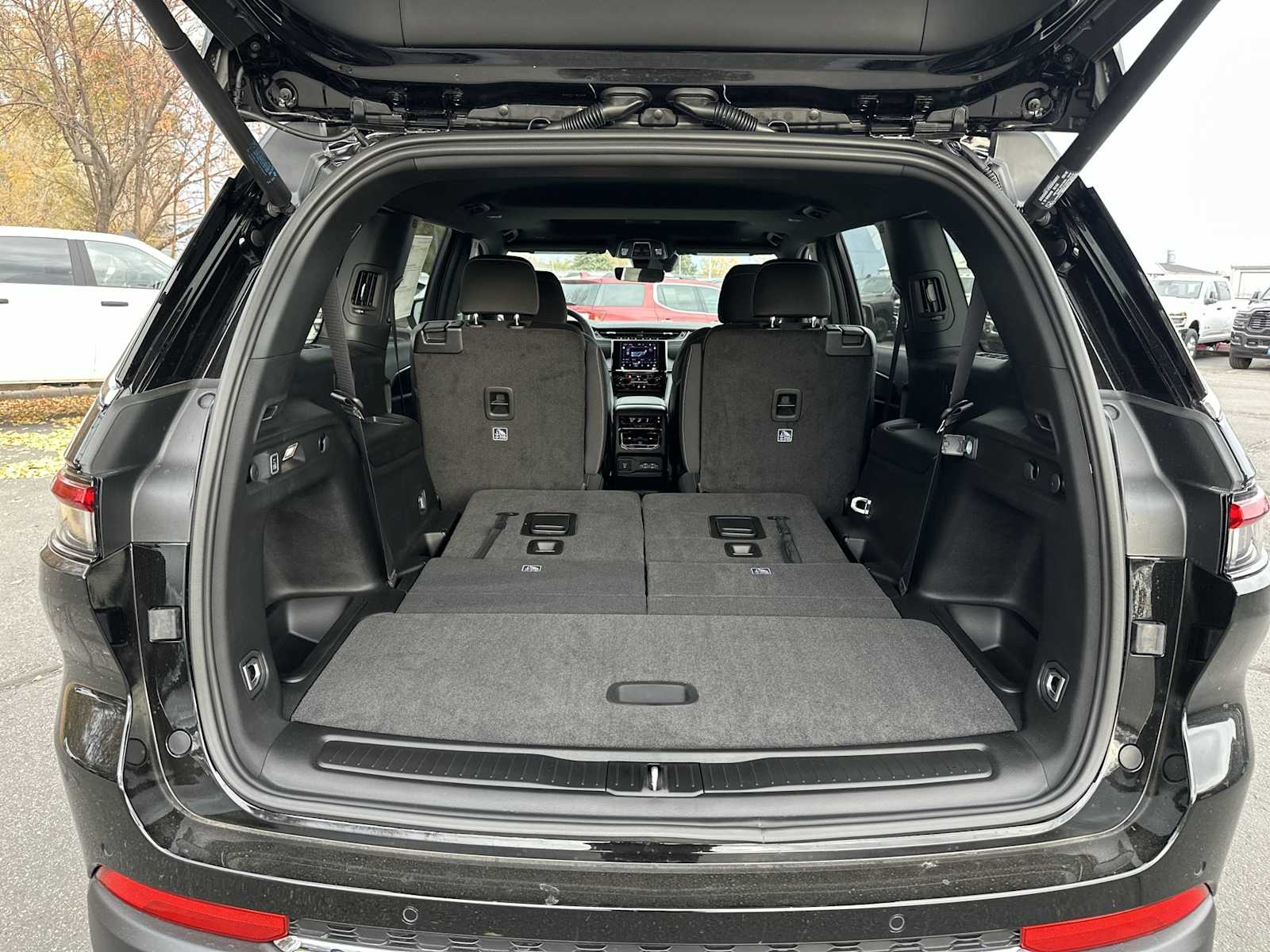 Thumbnail: 2025 Jeep Grand Cherokee - 19