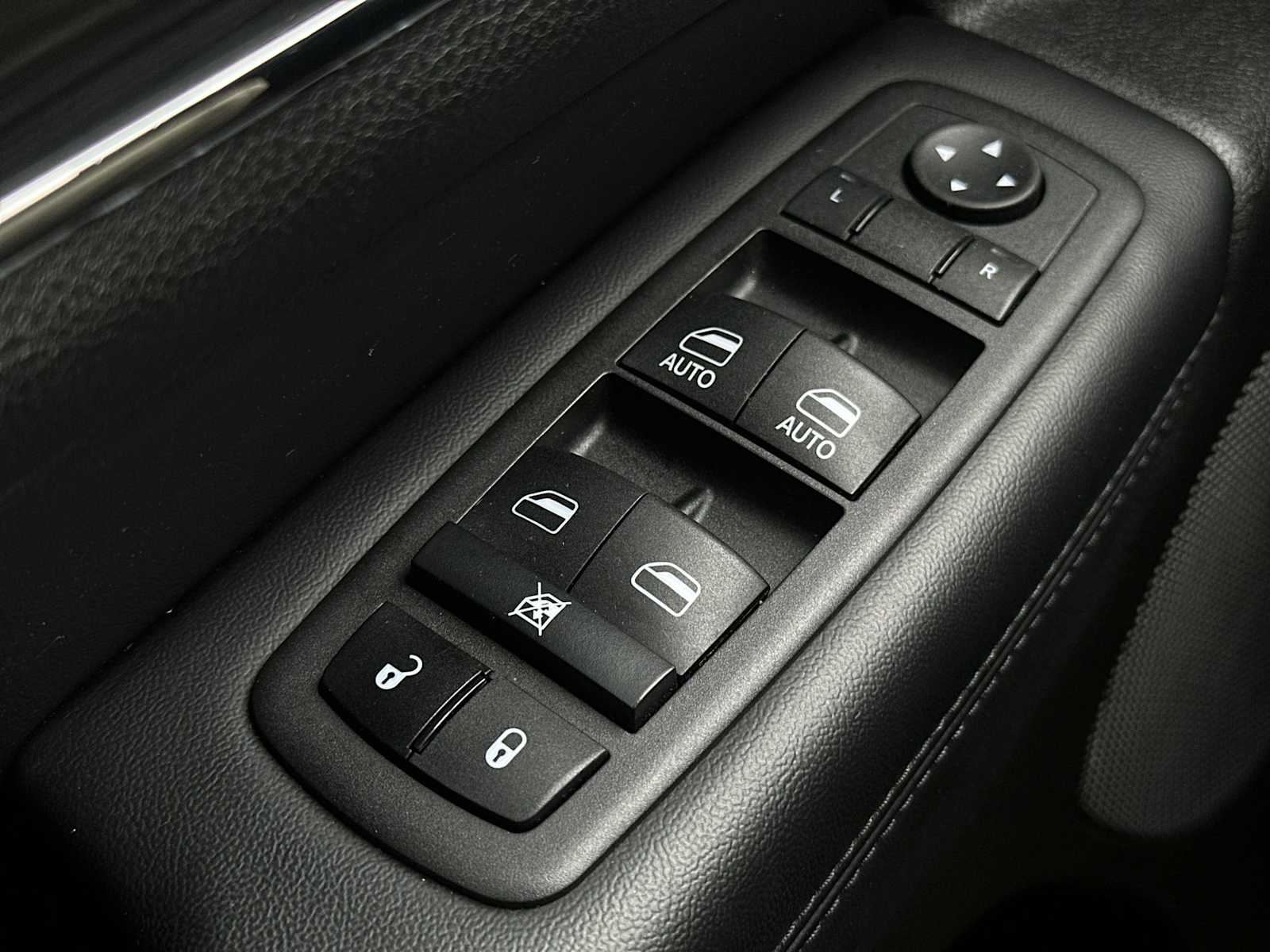 Thumbnail: 2022 Jeep Grand Cherokee - 15