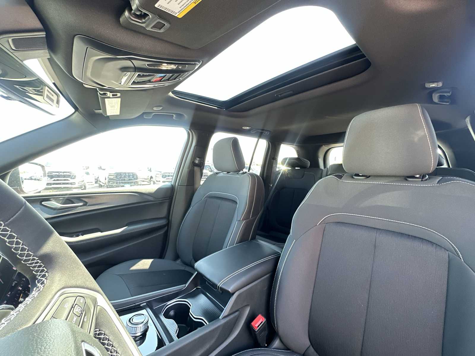 Thumbnail: 2025 Jeep Grand Cherokee - 16