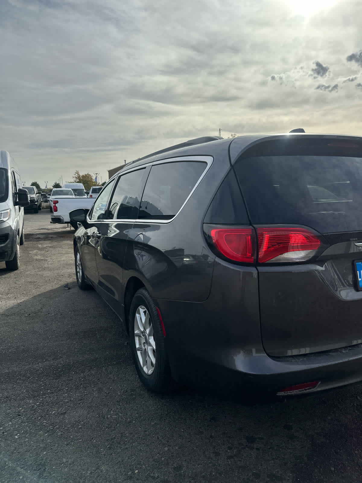 2020 Chrysler Voyager LXi photo 3