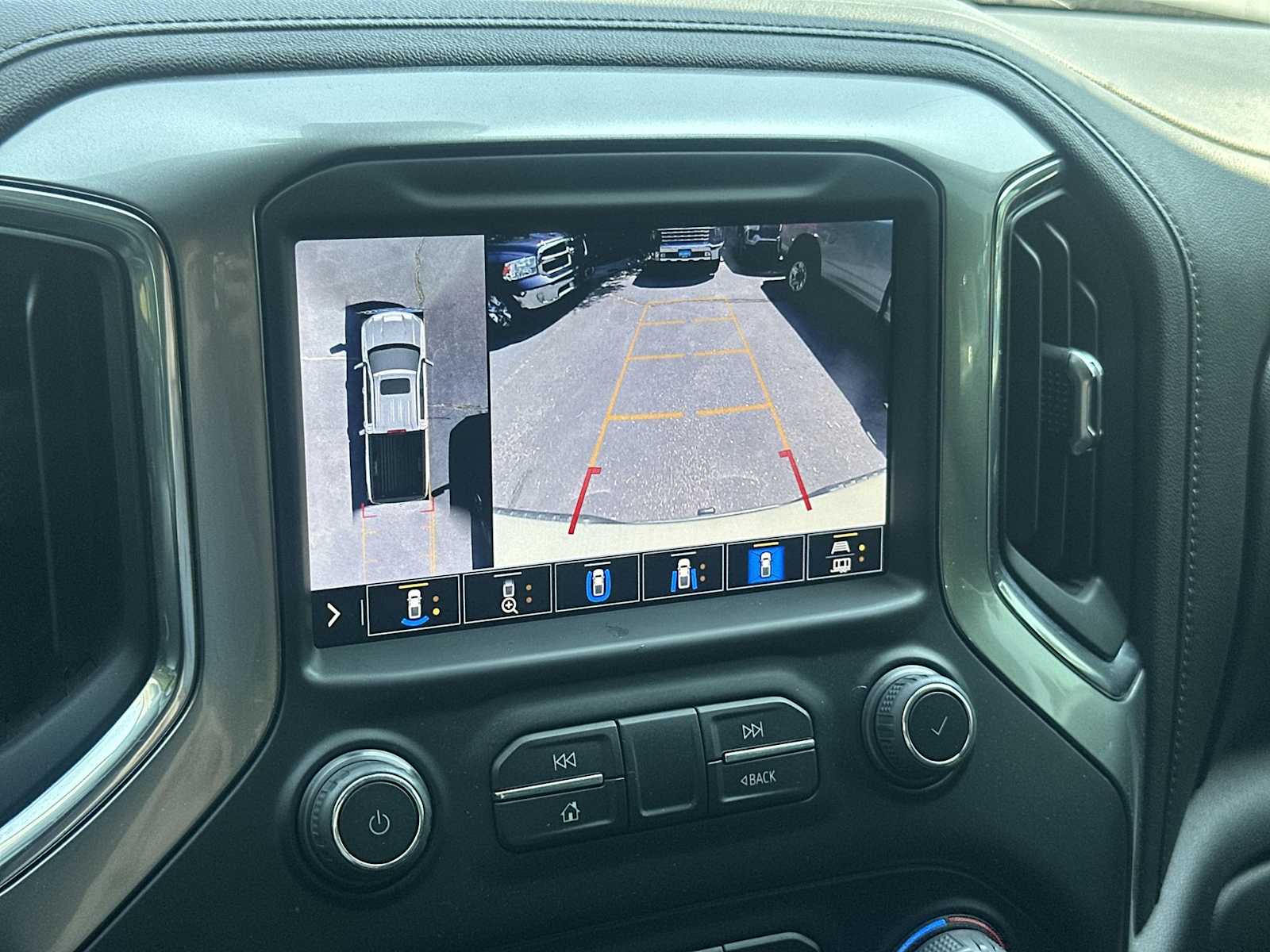 Thumbnail: 2022 Chevrolet Silverado 1500 - 23