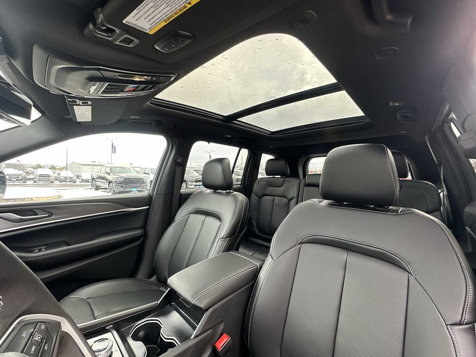 Thumbnail: 2025 Jeep Grand Cherokee - 16