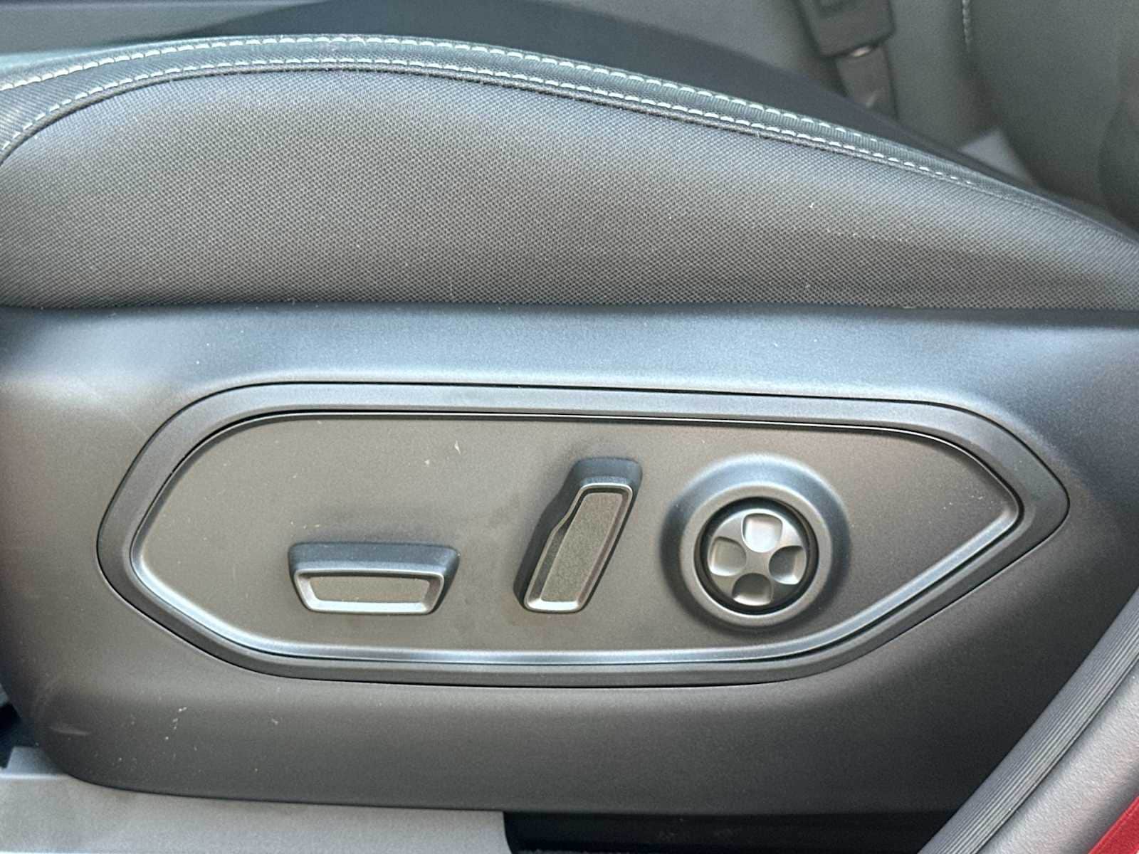 Thumbnail: 2025 Jeep Grand Cherokee - 14