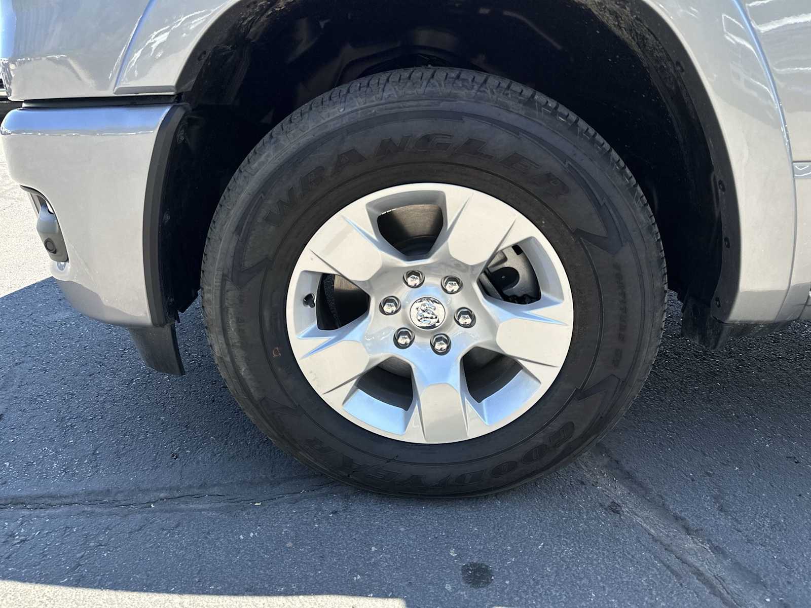 Thumbnail: 2025 RAM 1500 - 17