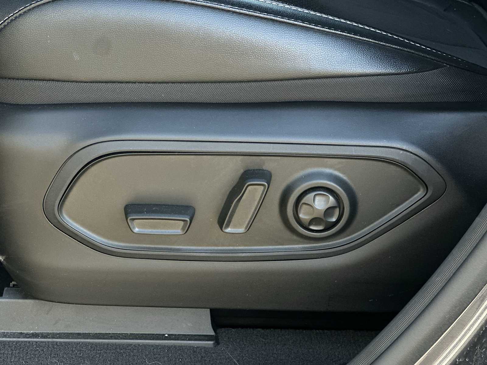 Thumbnail: 2024 Jeep Grand Cherokee - 14