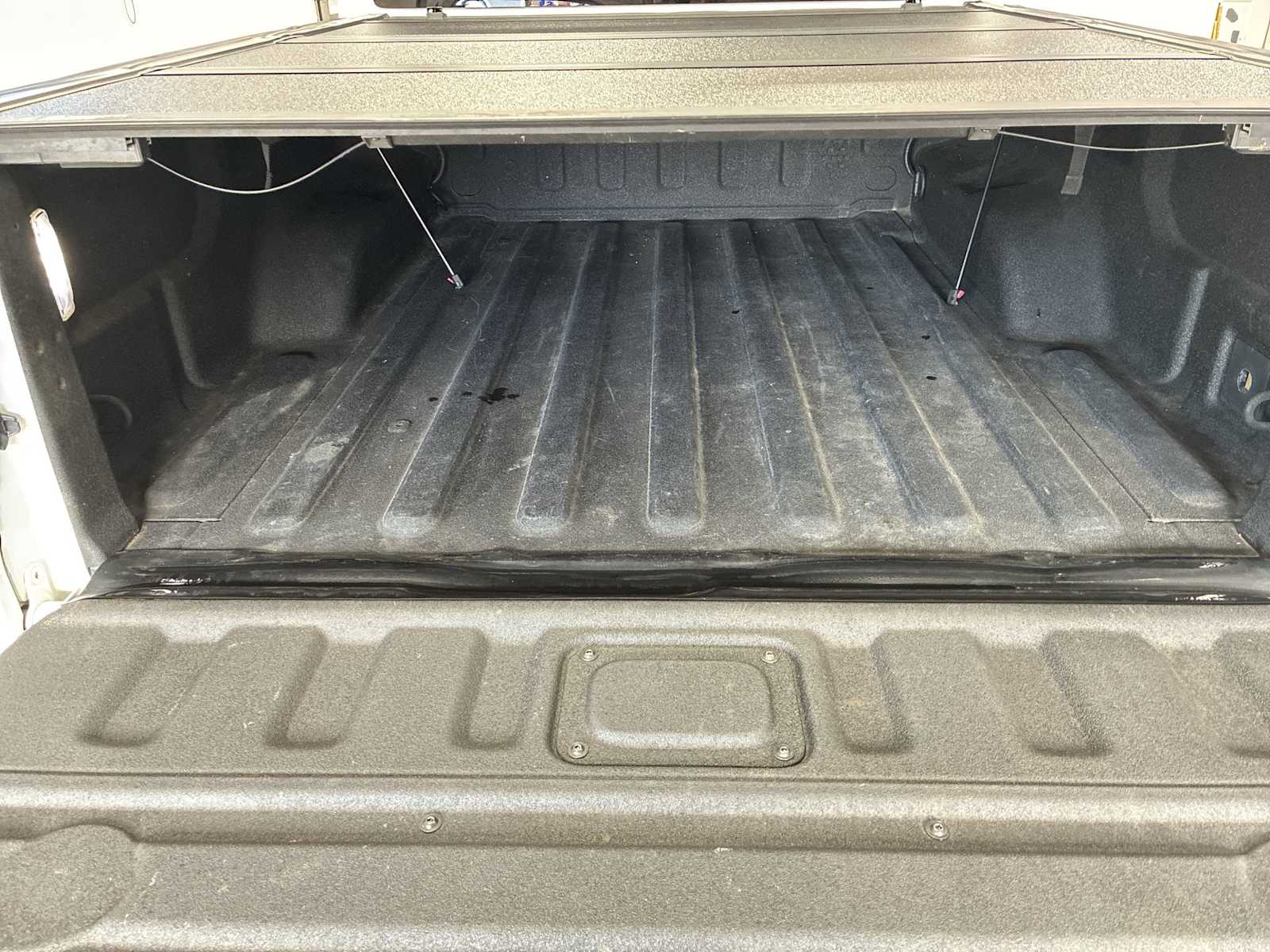 Thumbnail: 2021 Jeep Gladiator - 21