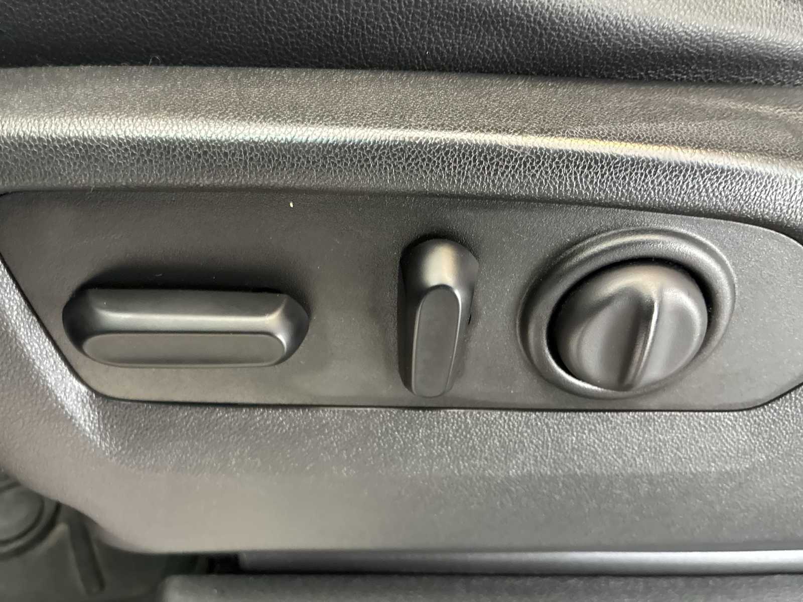 Thumbnail: 2019 Chevrolet Silverado 1500 - 14