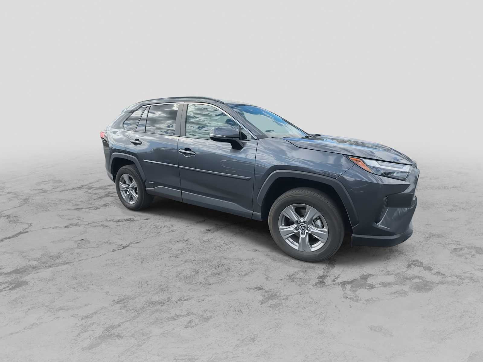 2023 Toyota RAV4 Hybrid LE photo 2
