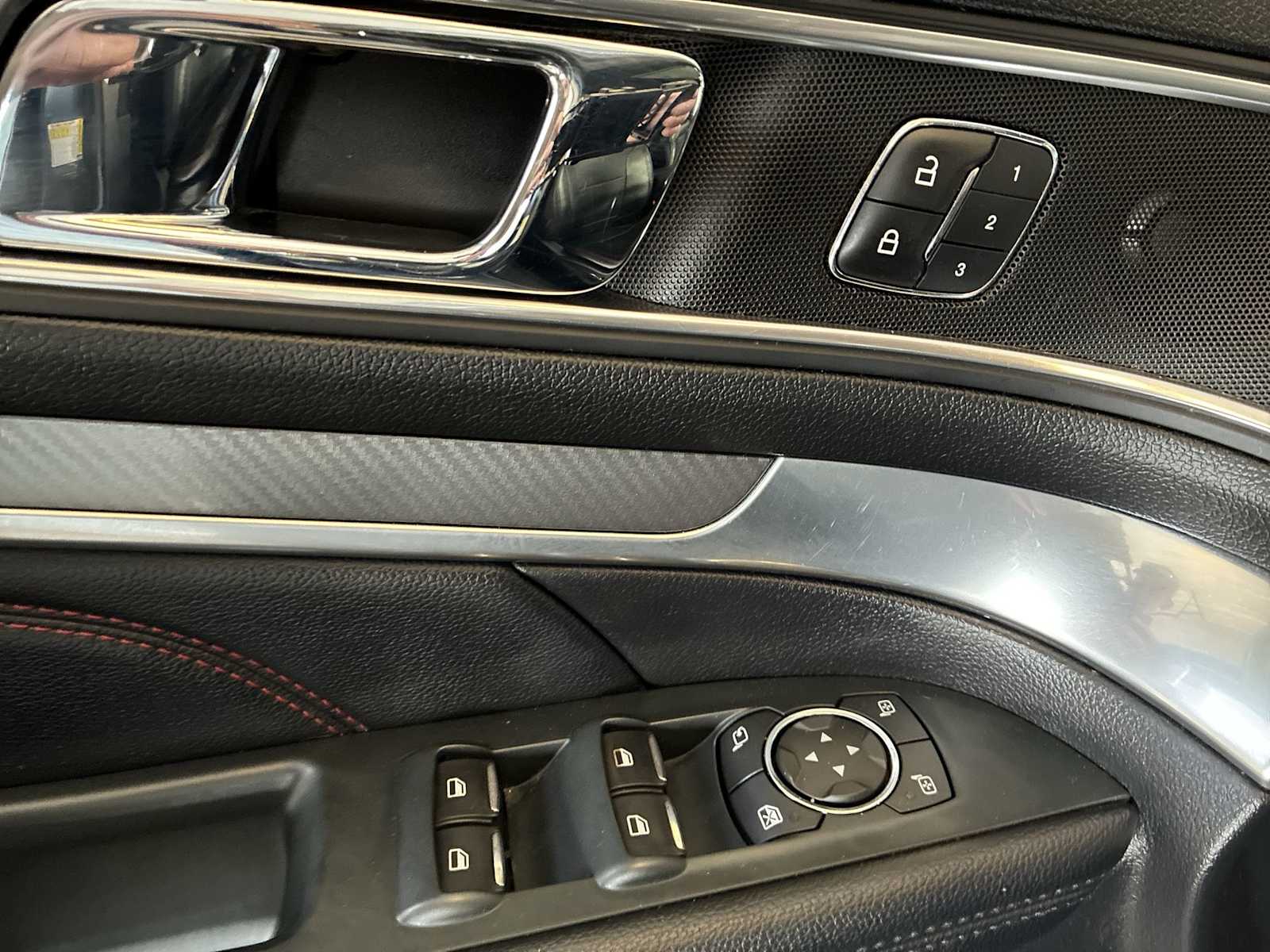 Thumbnail: 2018 Ford Explorer - 15