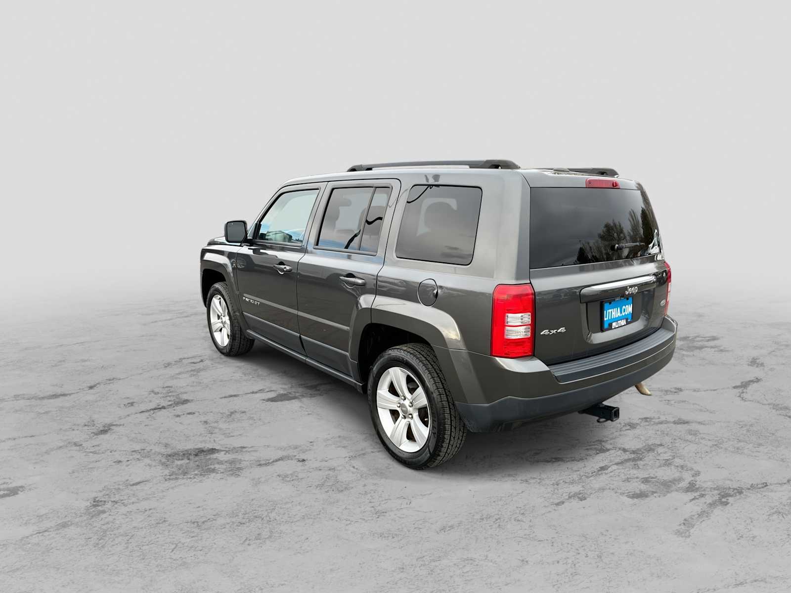 Thumbnail: 2016 Jeep Patriot - 6
