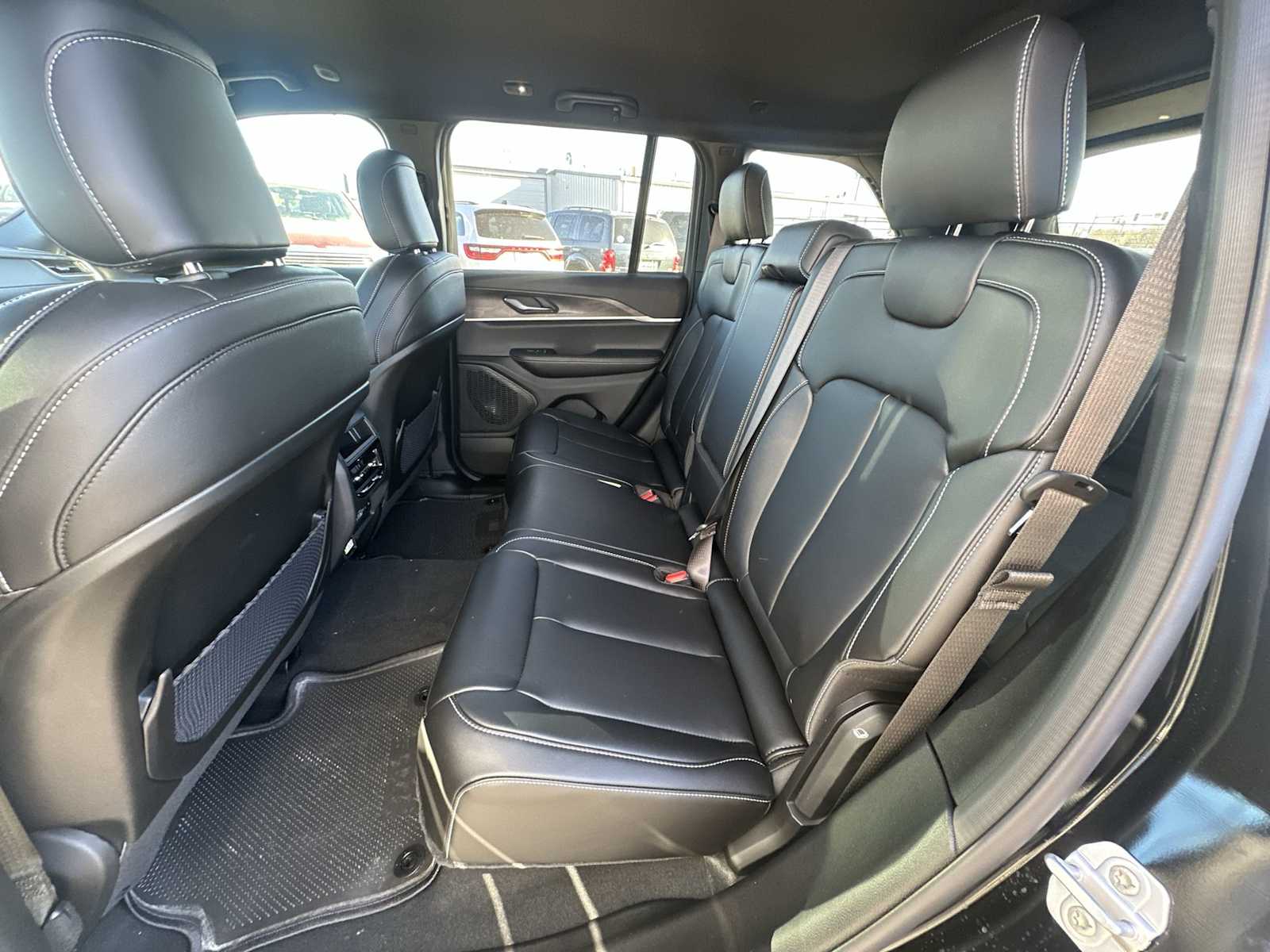 Thumbnail: 2025 Jeep Grand Cherokee - 23