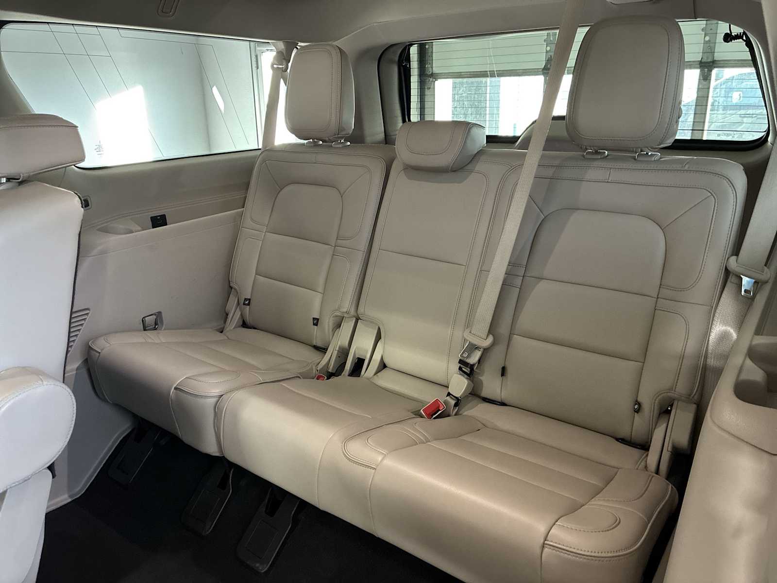 Thumbnail: 2019 Lincoln Navigator L - 26