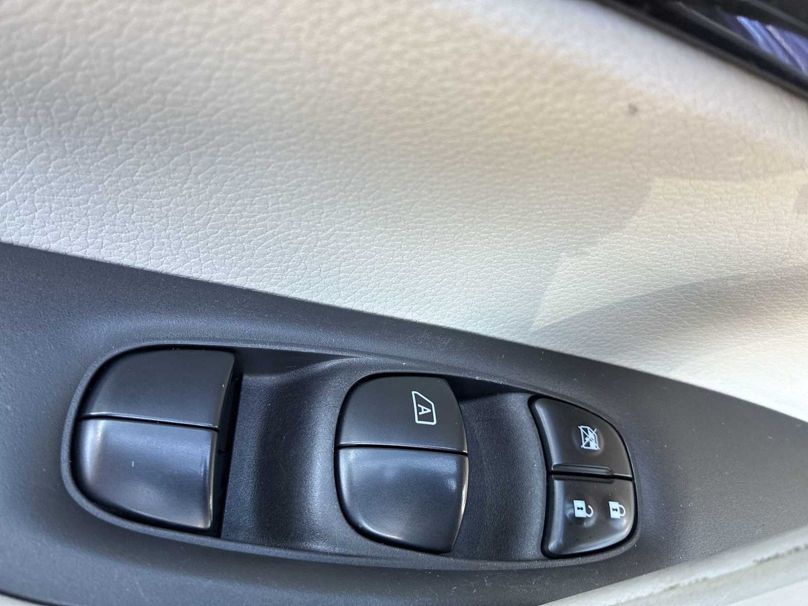 Thumbnail: 2019 Nissan Rogue Sport - 15