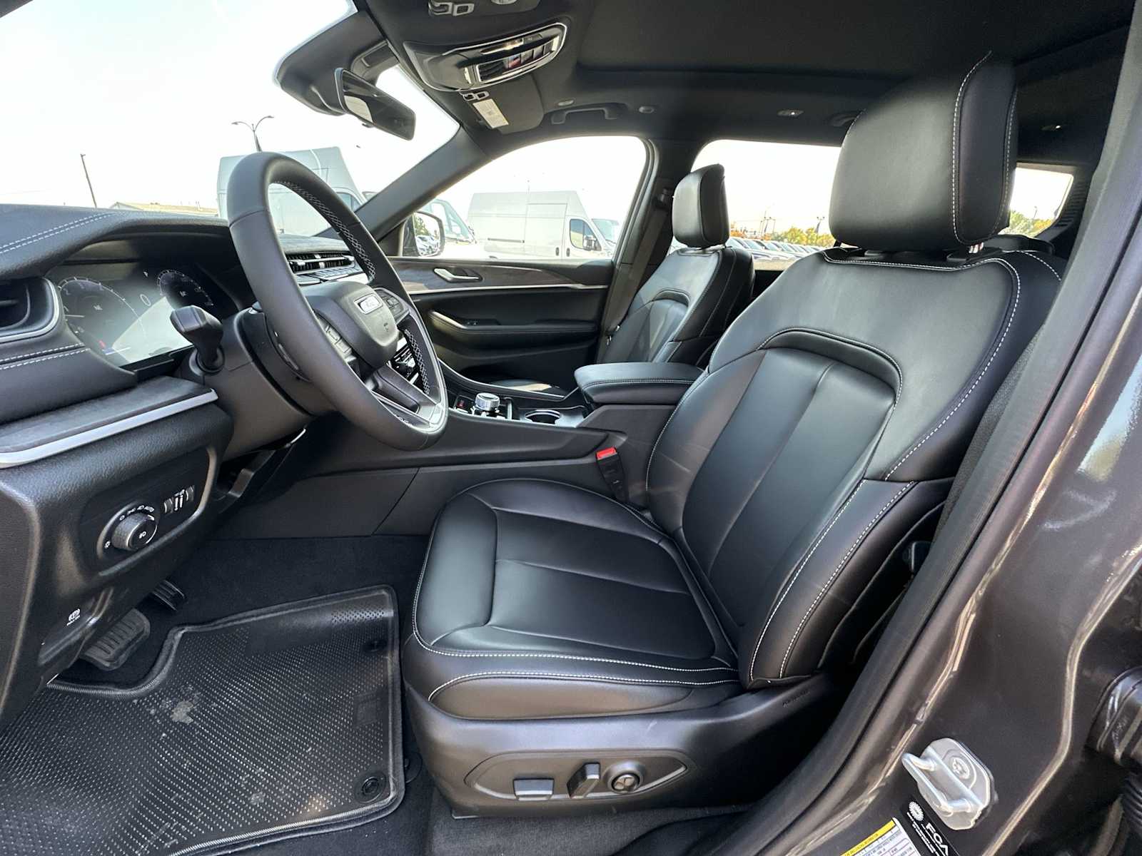 Thumbnail: 2025 Jeep Grand Cherokee - 13