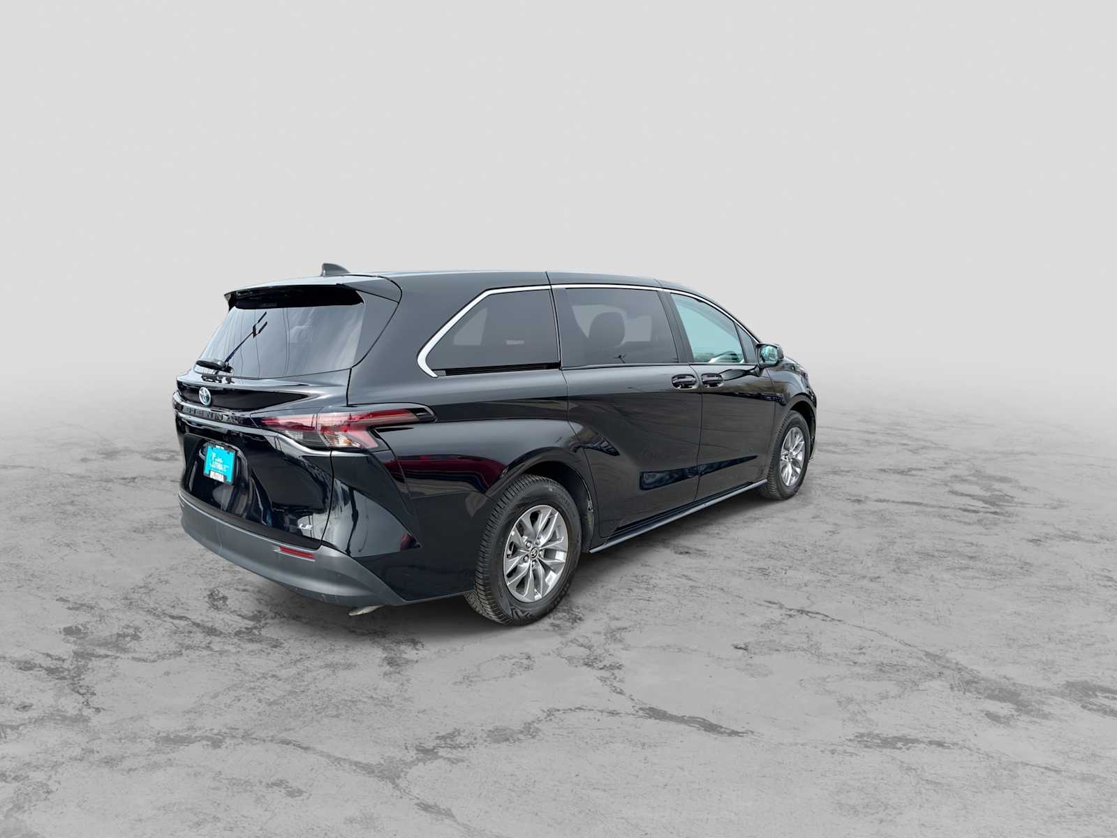 Thumbnail: 2025 Toyota Sienna - 8