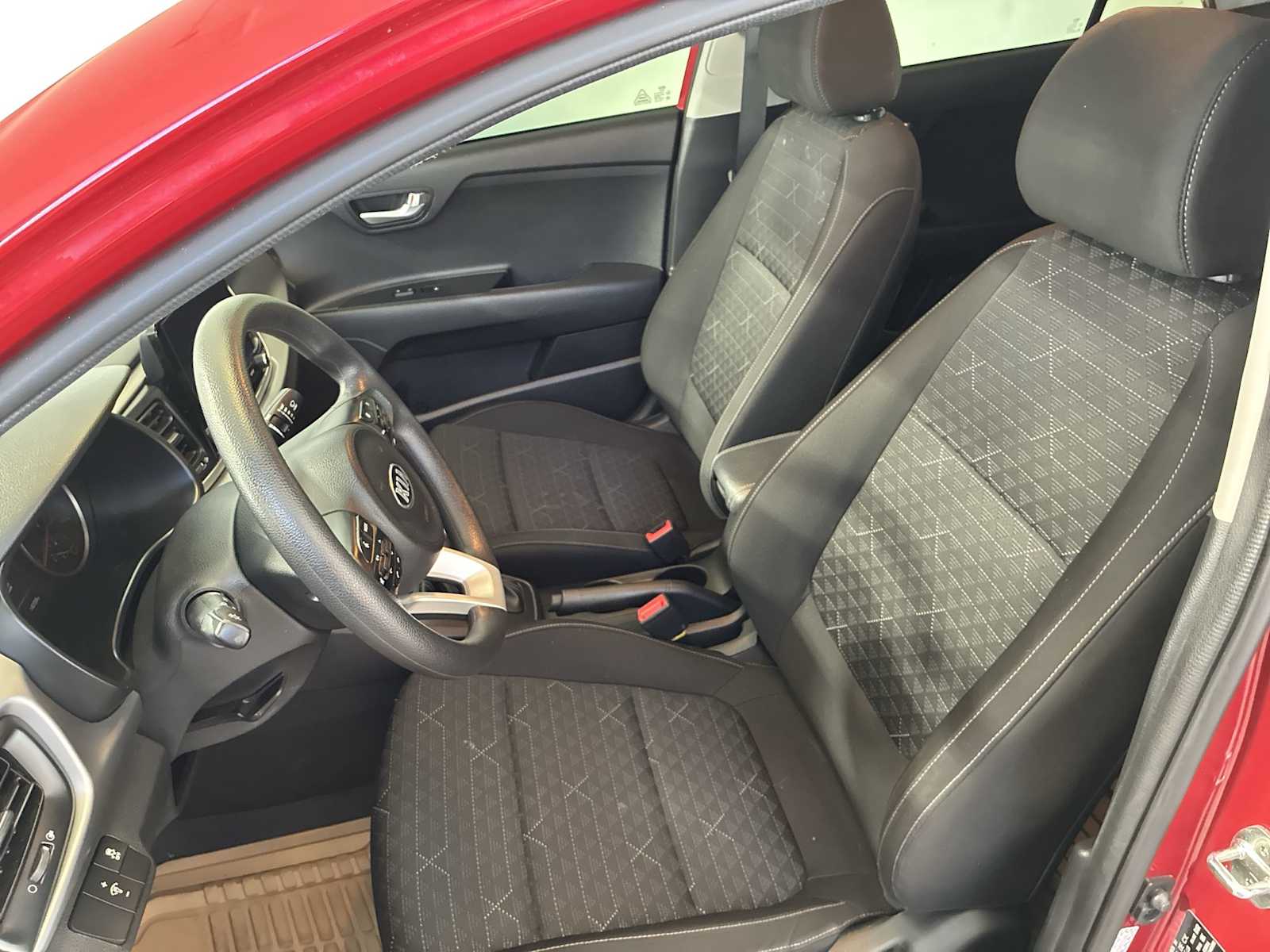 Thumbnail: 2021 Kia Rio - 13