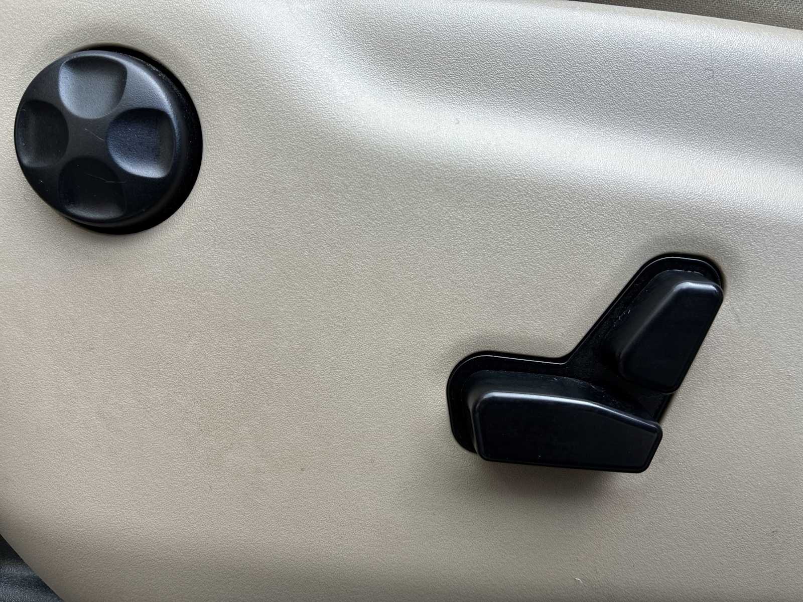 Thumbnail: 2019 Jeep Grand Cherokee - 14