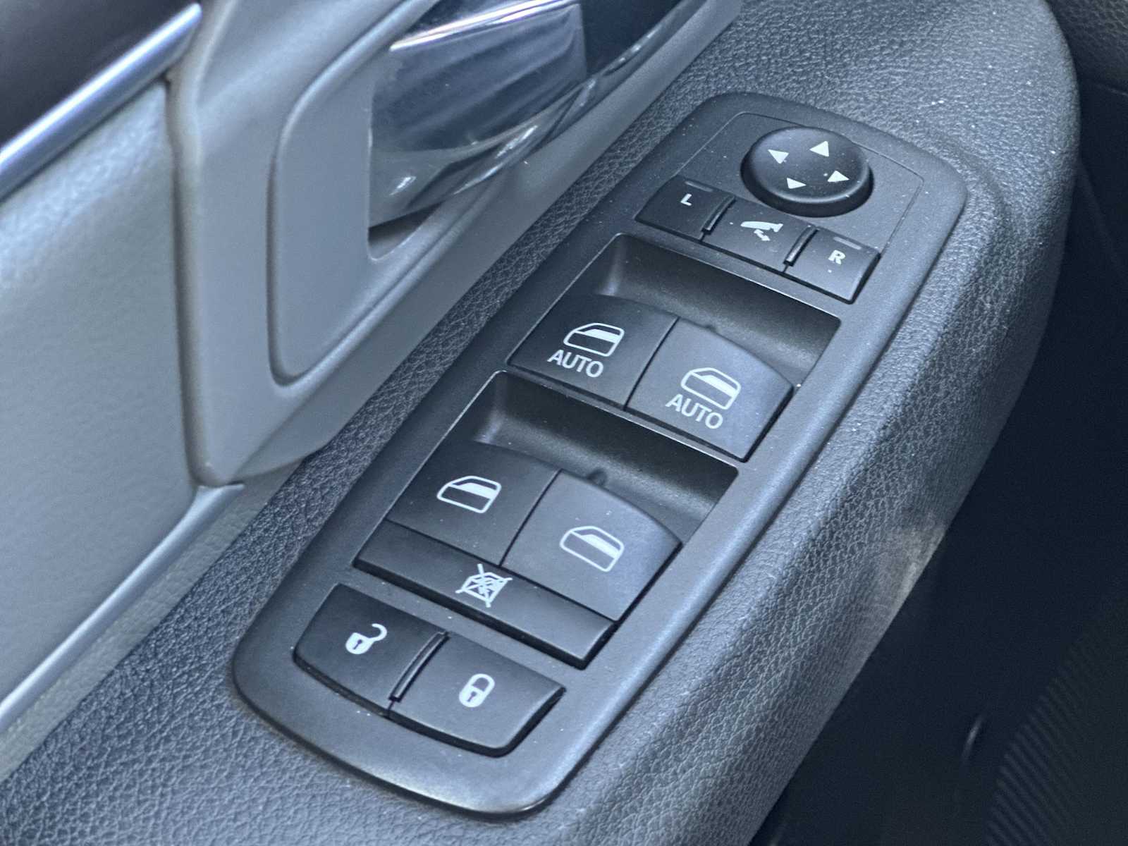 Thumbnail: 2022 RAM 1500 Classic - 15