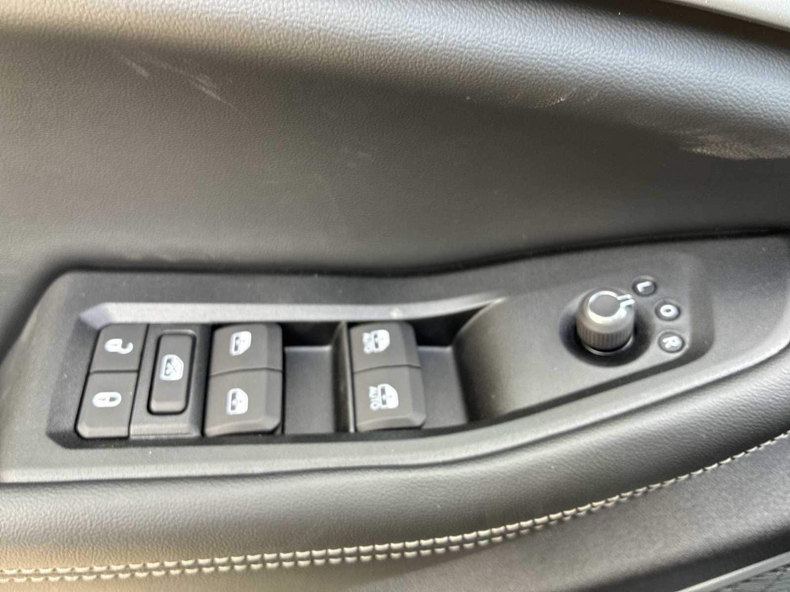 Thumbnail: 2026 Jeep Grand Cherokee - 15