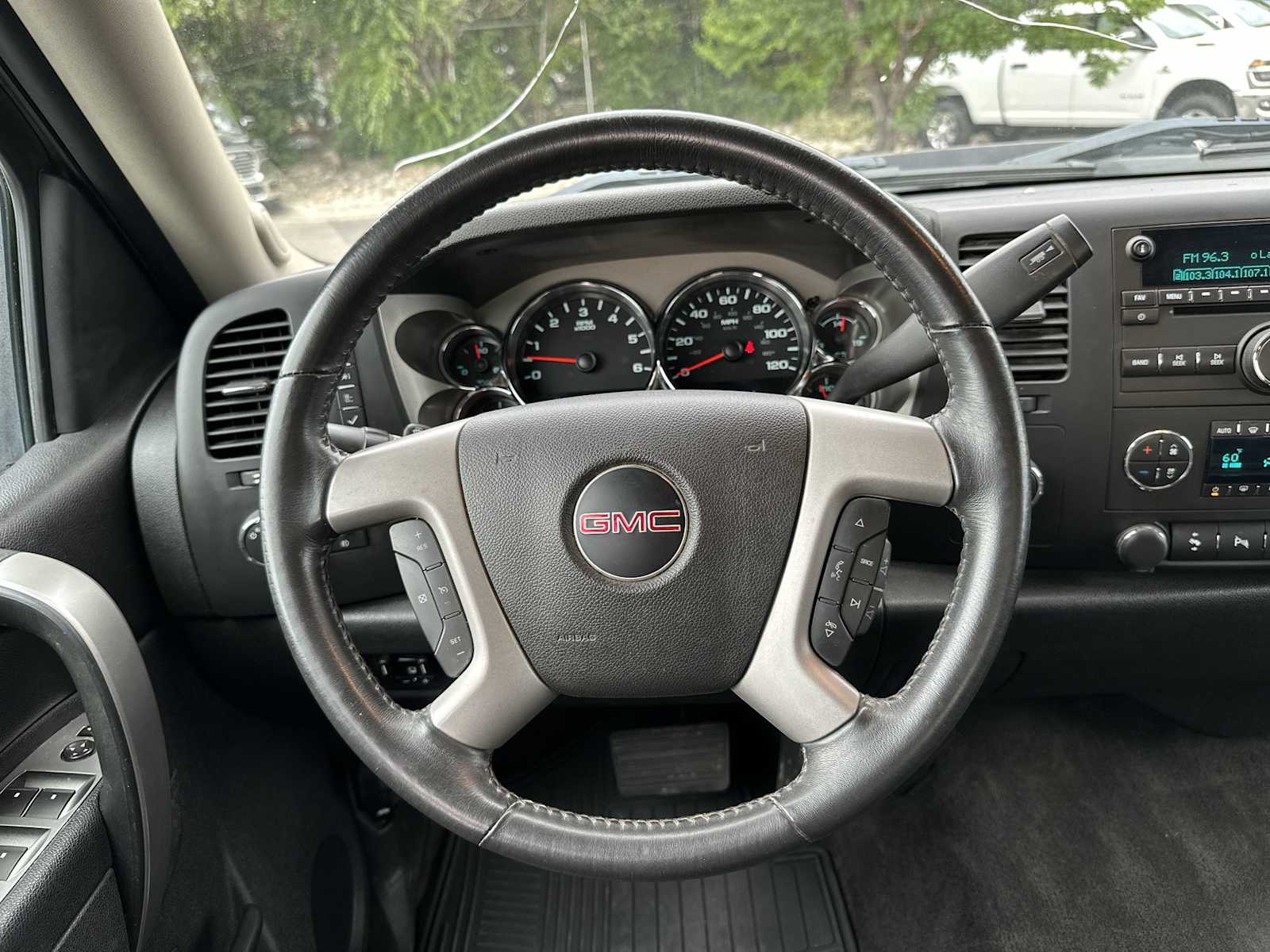 Thumbnail: 2013 GMC Sierra 2500 - 11
