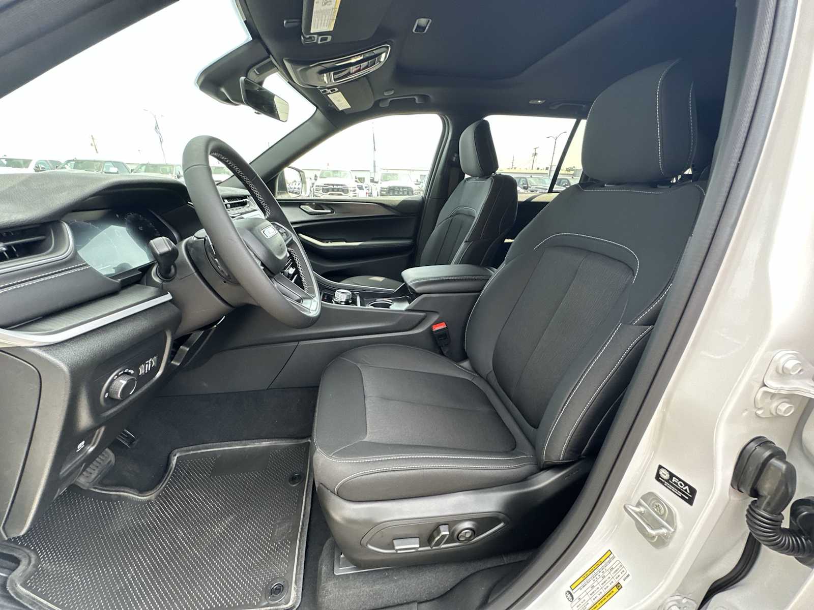 Thumbnail: 2025 Jeep Grand Cherokee - 13