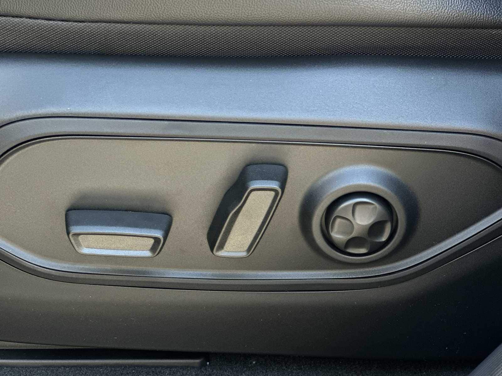 Thumbnail: 2025 Jeep Grand Cherokee - 14