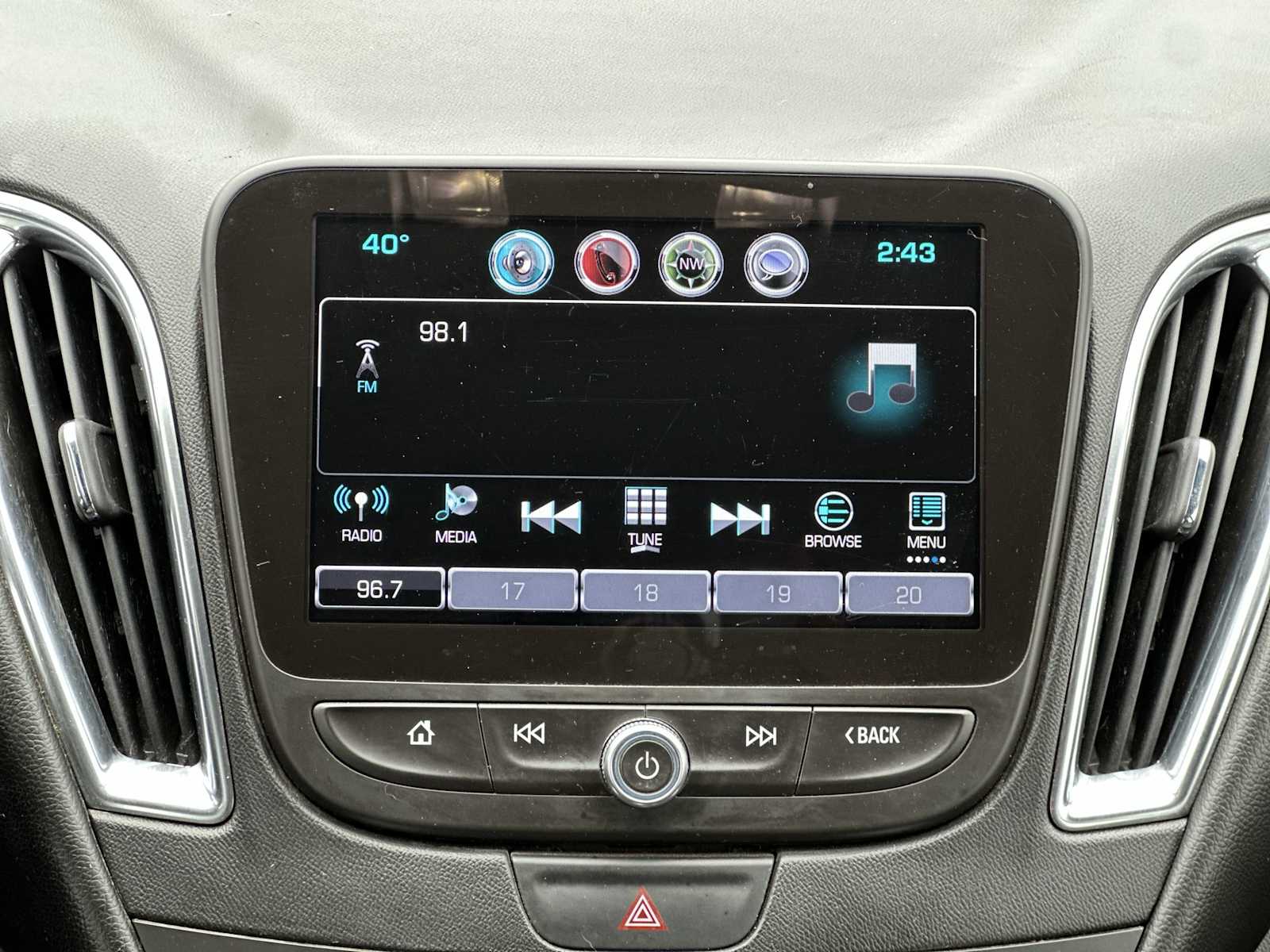 Thumbnail: 2016 Chevrolet Malibu - 12