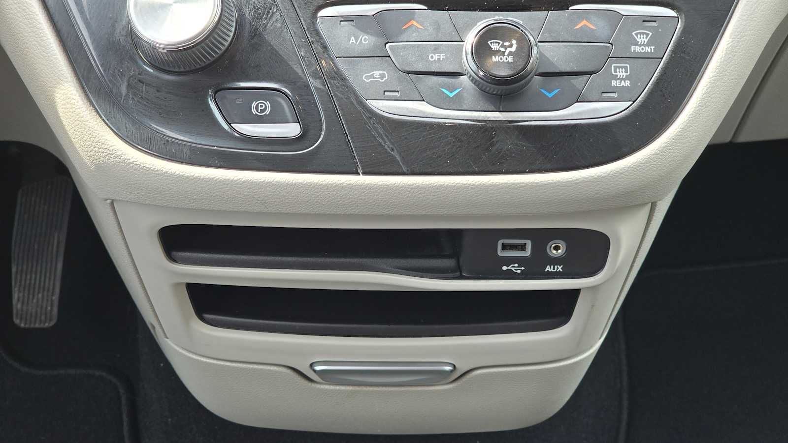2017 Chrysler Pacifica Touring 18