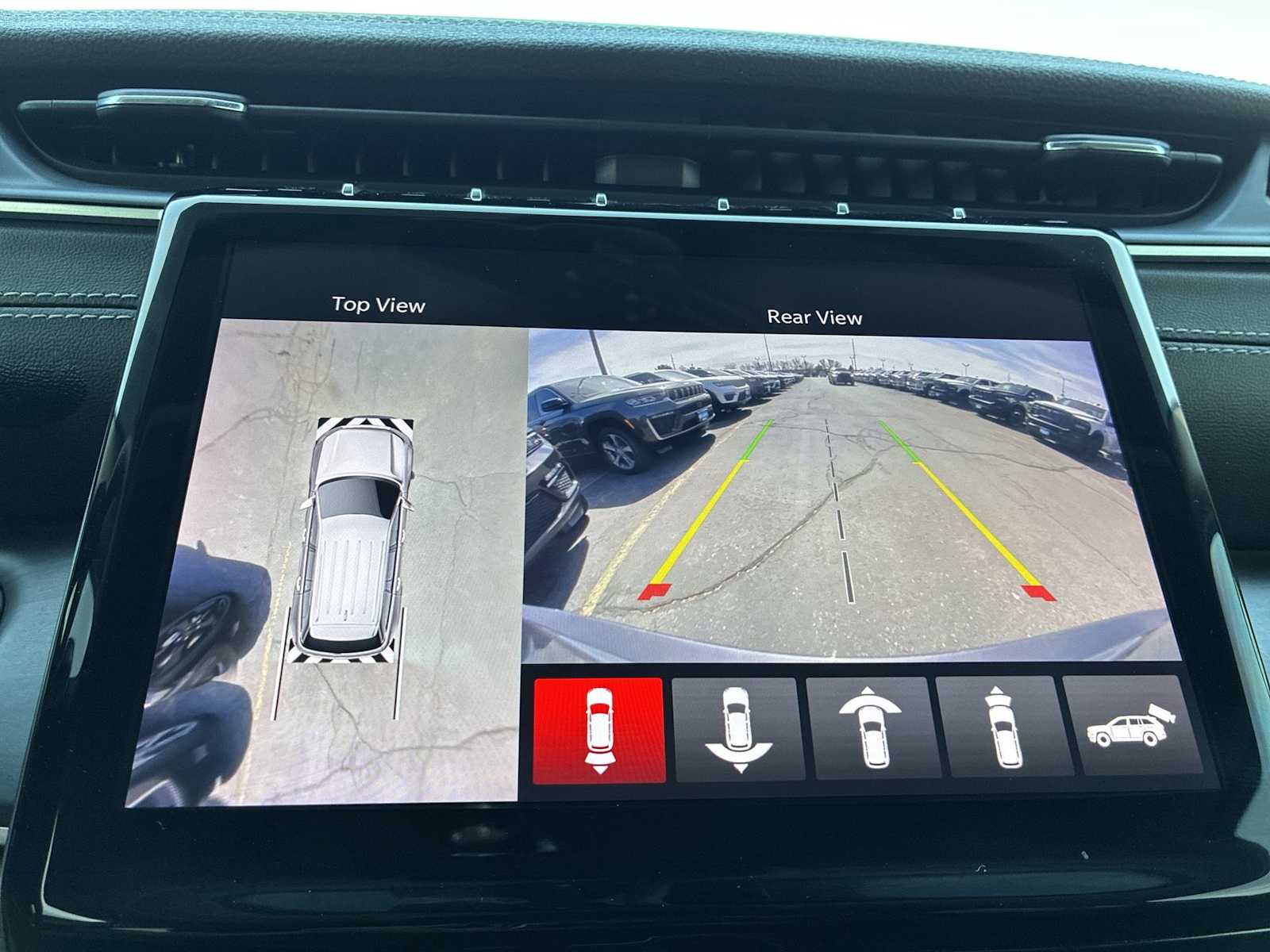 Thumbnail: 2023 Jeep Grand Cherokee - 24