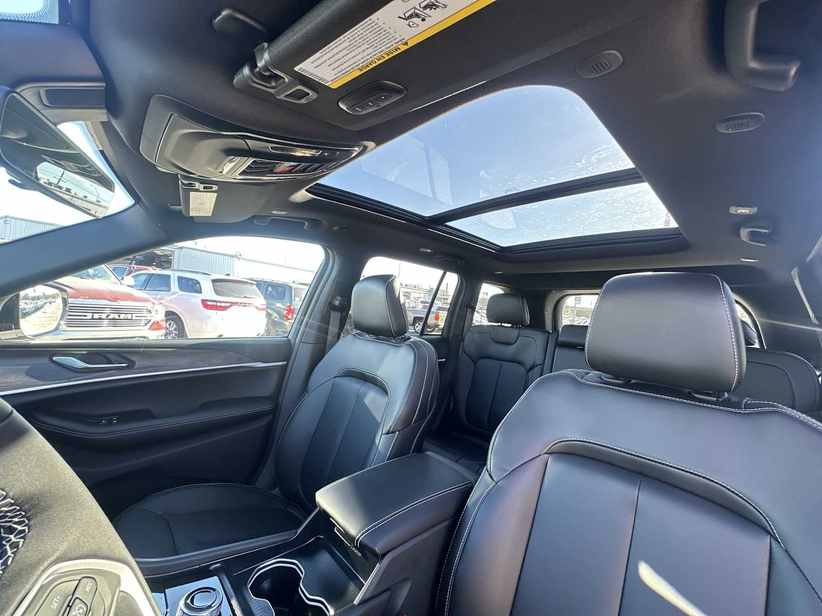 Thumbnail: 2025 Jeep Grand Cherokee - 16