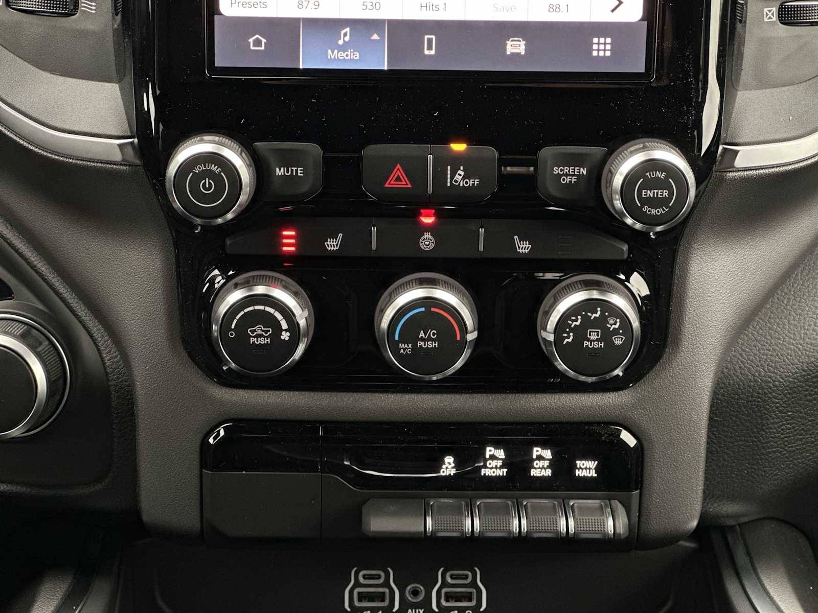 Thumbnail: 2026 RAM 1500 - 16