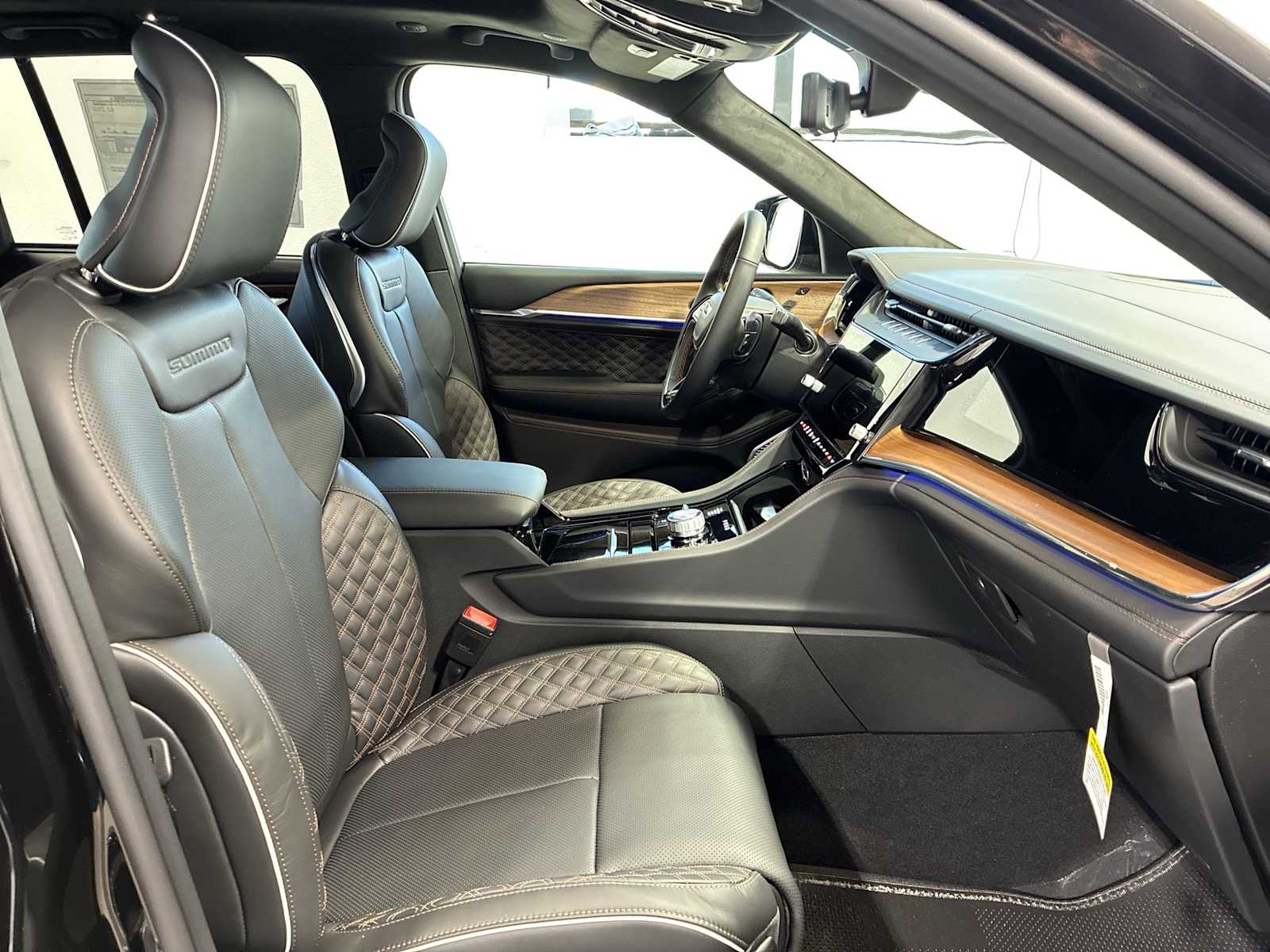 Thumbnail: 2026 Jeep Grand Cherokee - 26