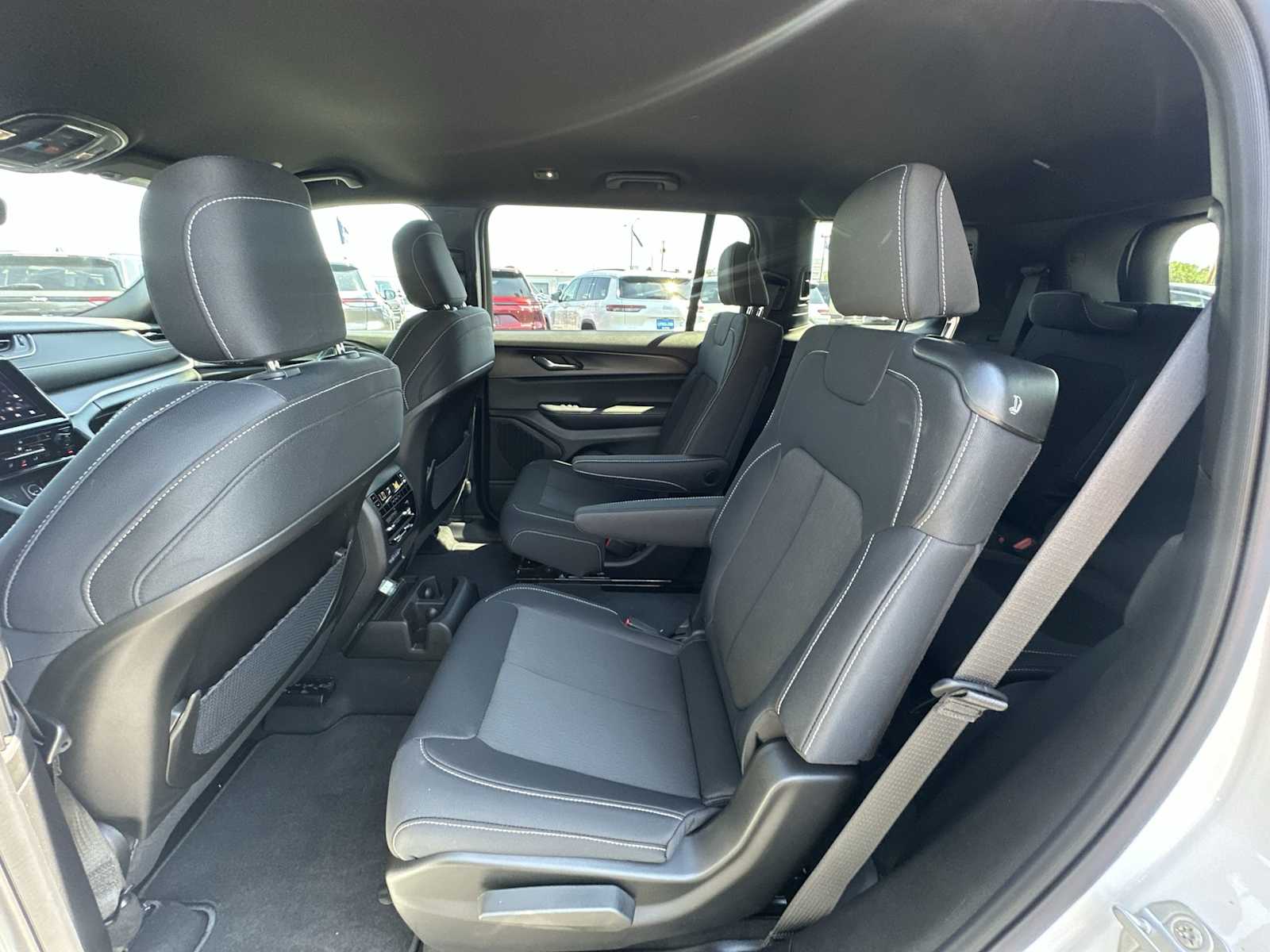 Thumbnail: 2025 Jeep Grand Cherokee - 22