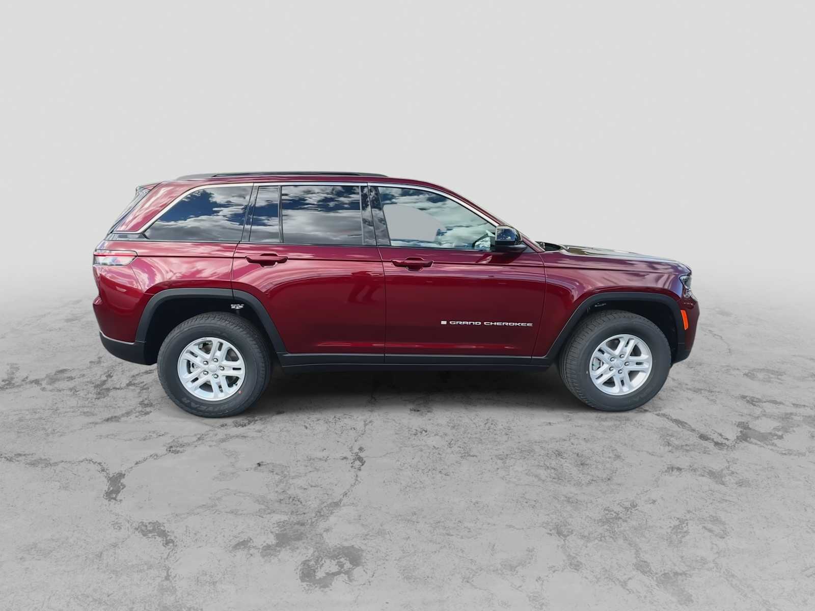 Thumbnail: 2025 Jeep Grand Cherokee - 9