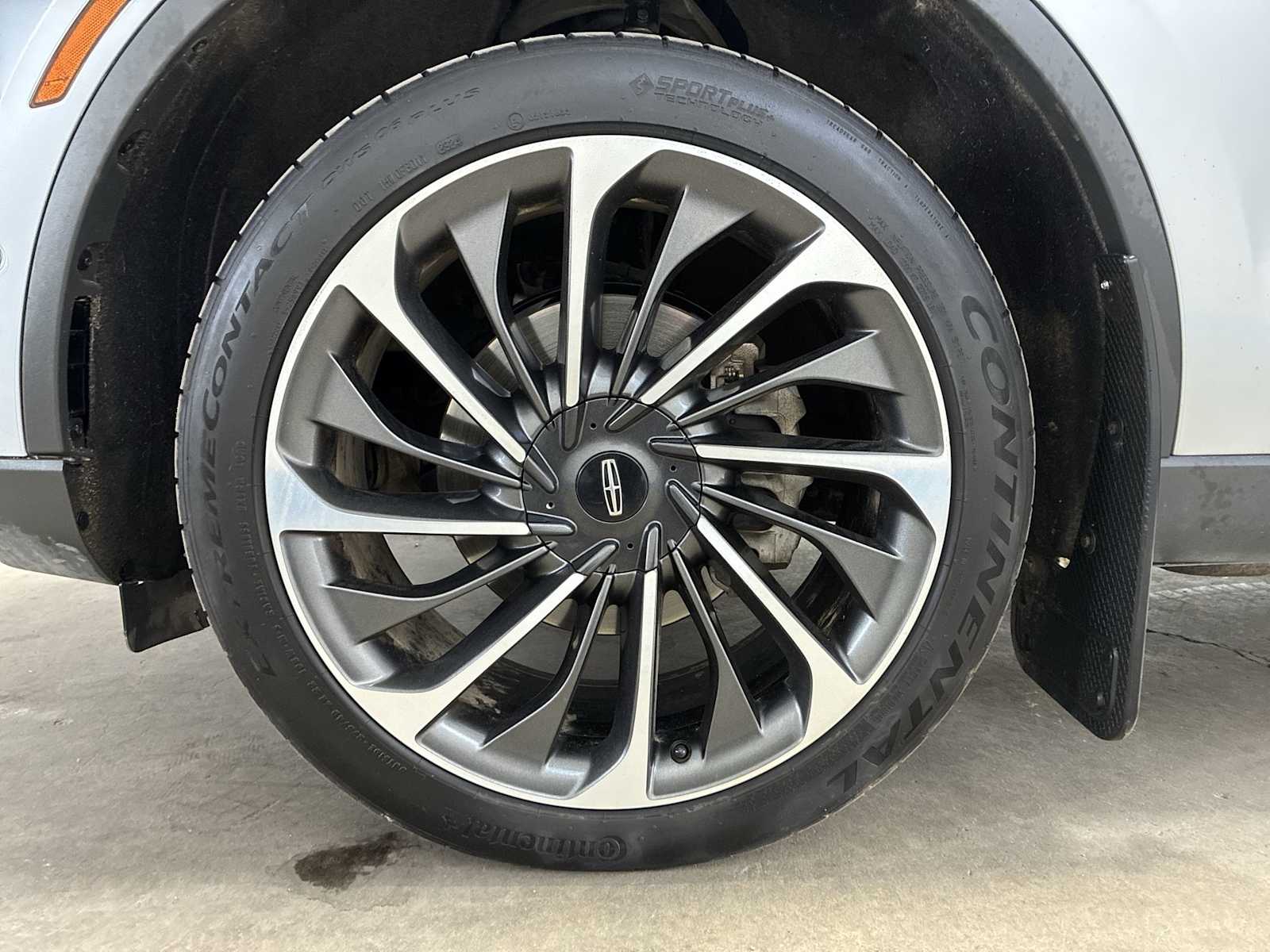 Thumbnail: 2020 Lincoln Aviator - 19