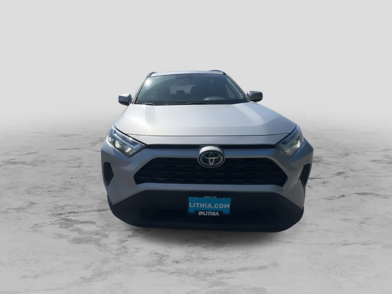 2022 Toyota RAV4 Hybrid XLE photo 3