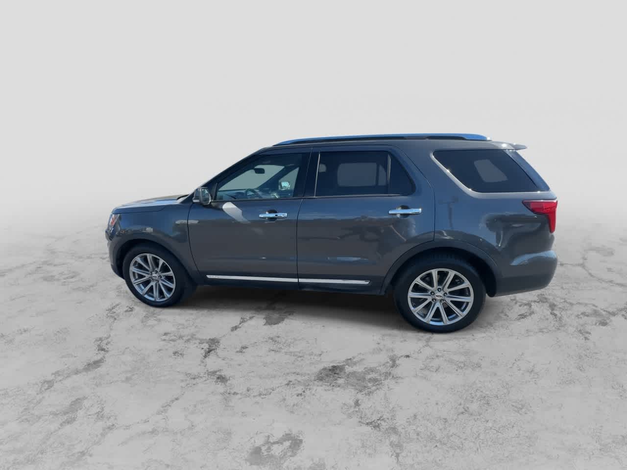 Thumbnail: 2016 Ford Explorer - 5