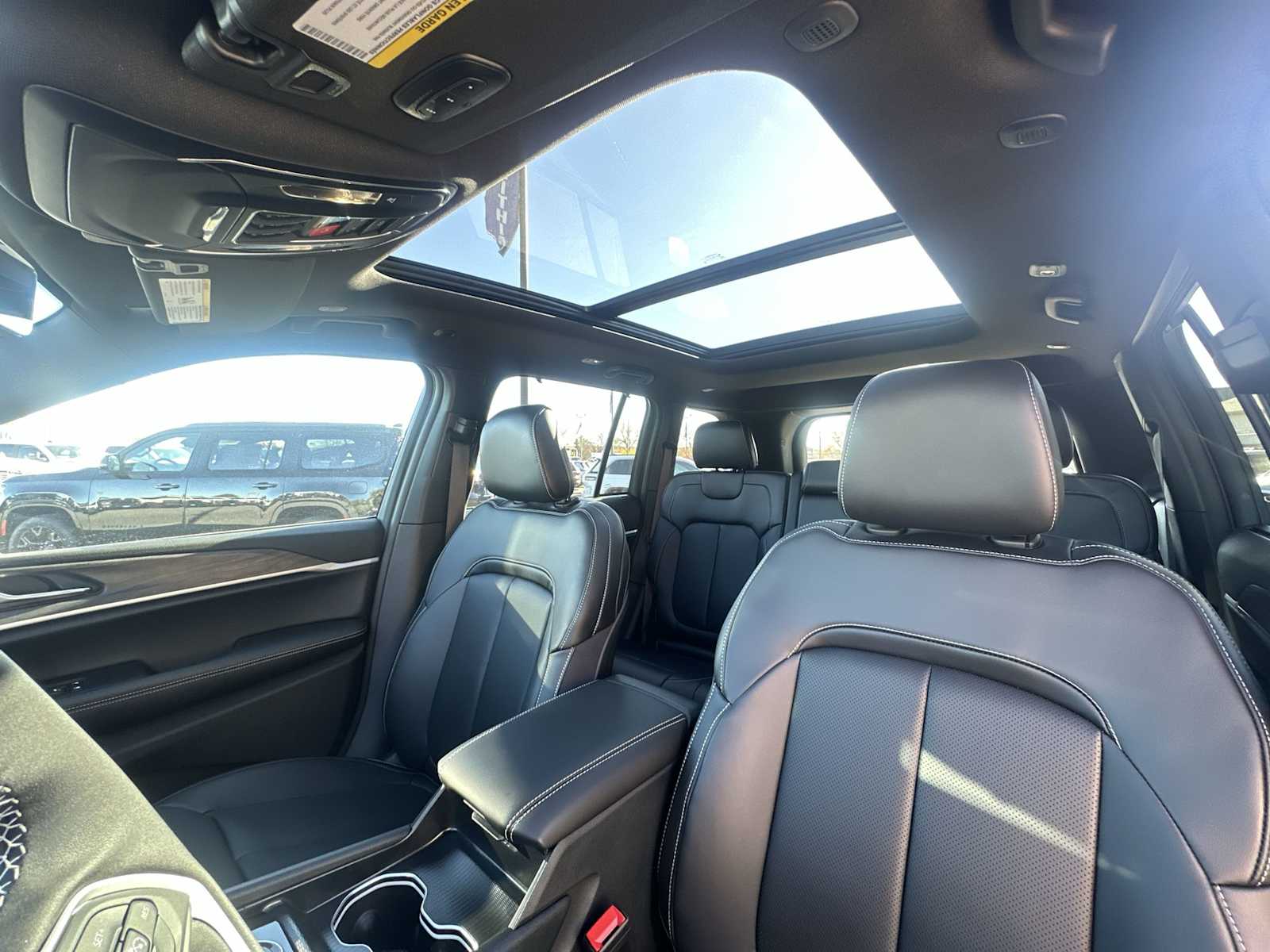 Thumbnail: 2025 Jeep Grand Cherokee - 16