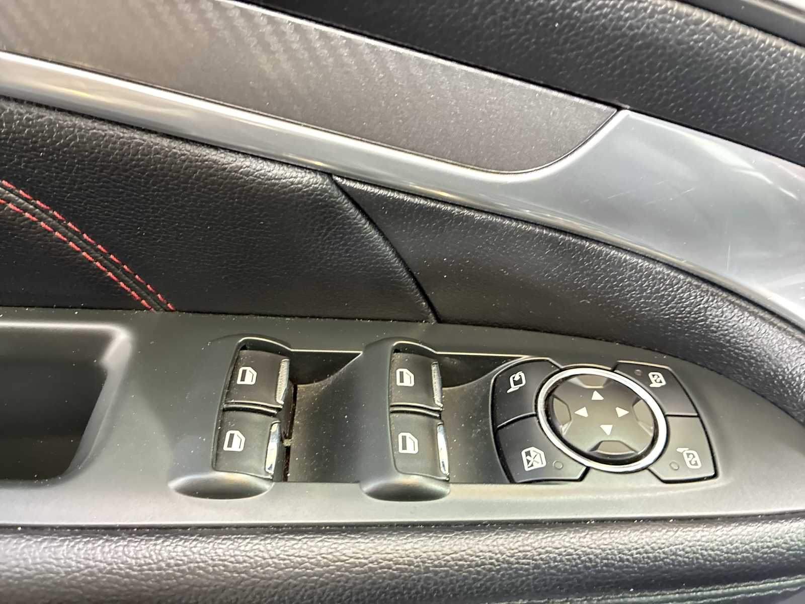 Thumbnail: 2016 Ford Explorer - 15